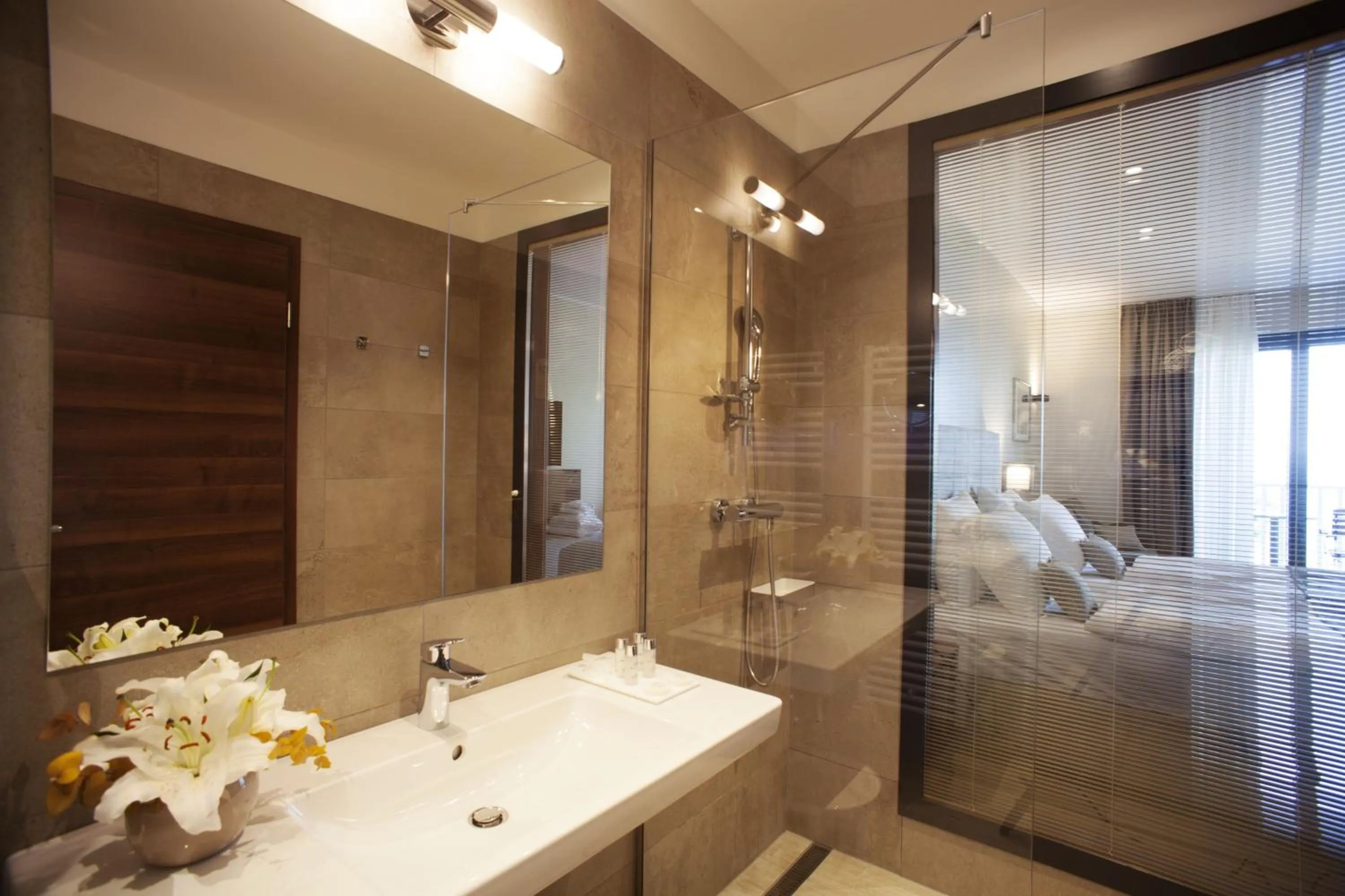 Bathroom, Bed in Hotel Cliff Belvedere