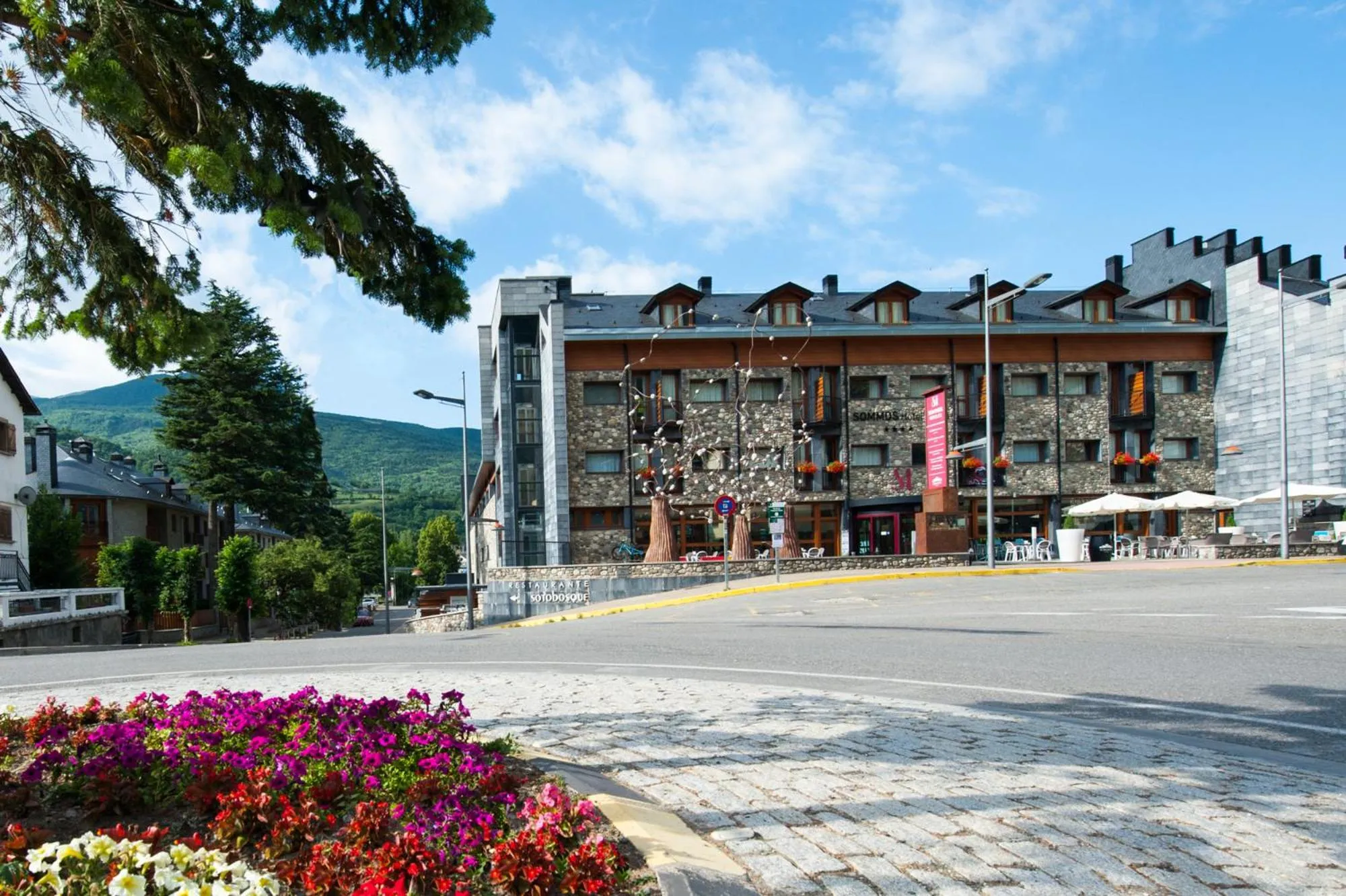 Property building in SOMMOS Hotel Aneto