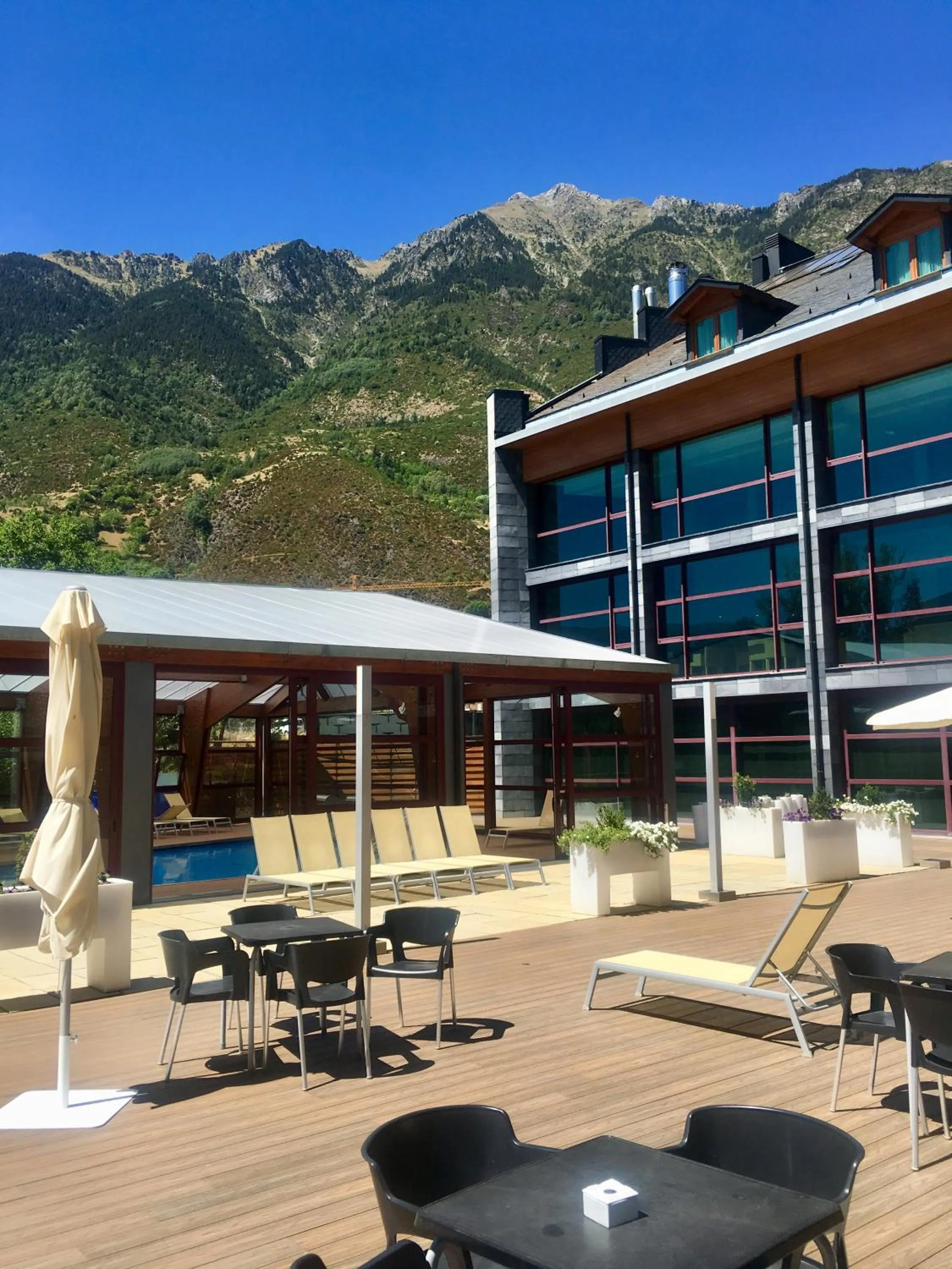 Property building in SOMMOS Hotel Aneto