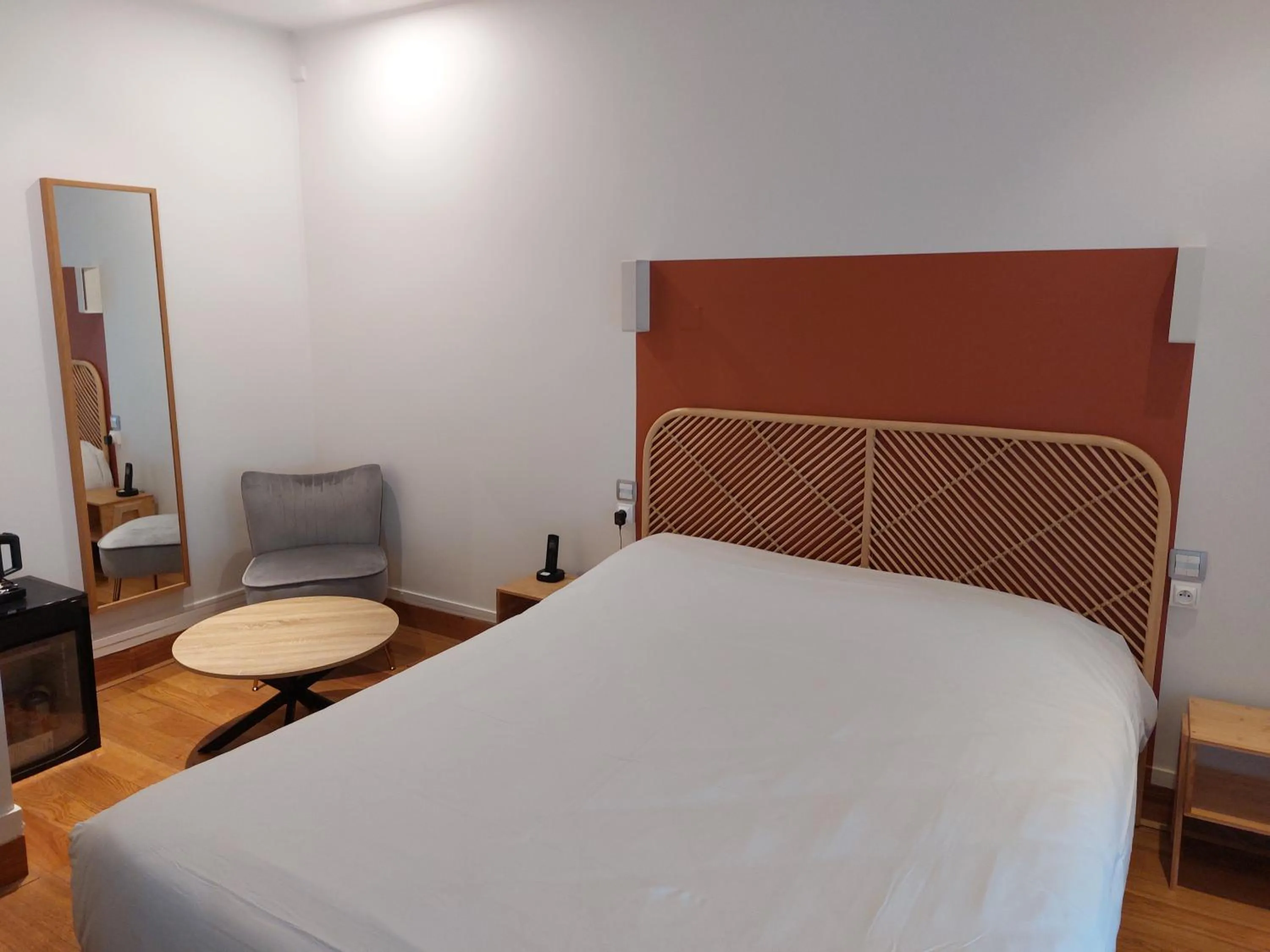 Bed in Brit Hotel Roanne - Le Grand Hôtel