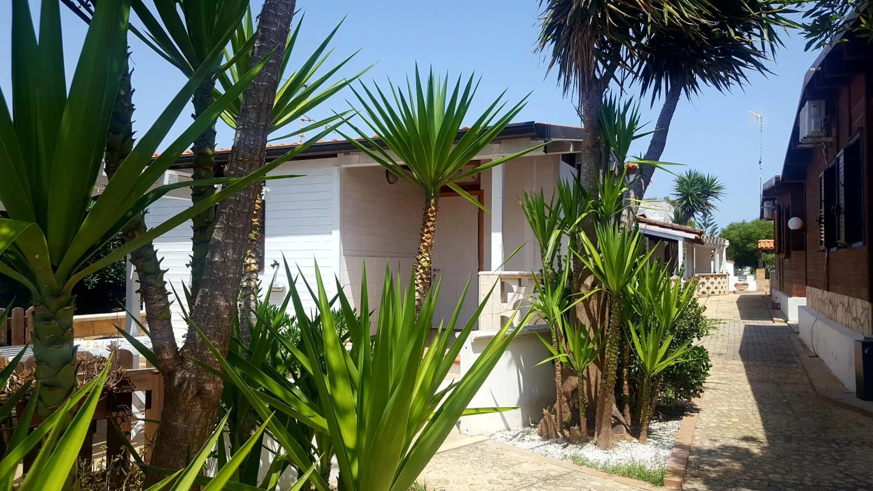 Facade/entrance in Residence "Il Faro"