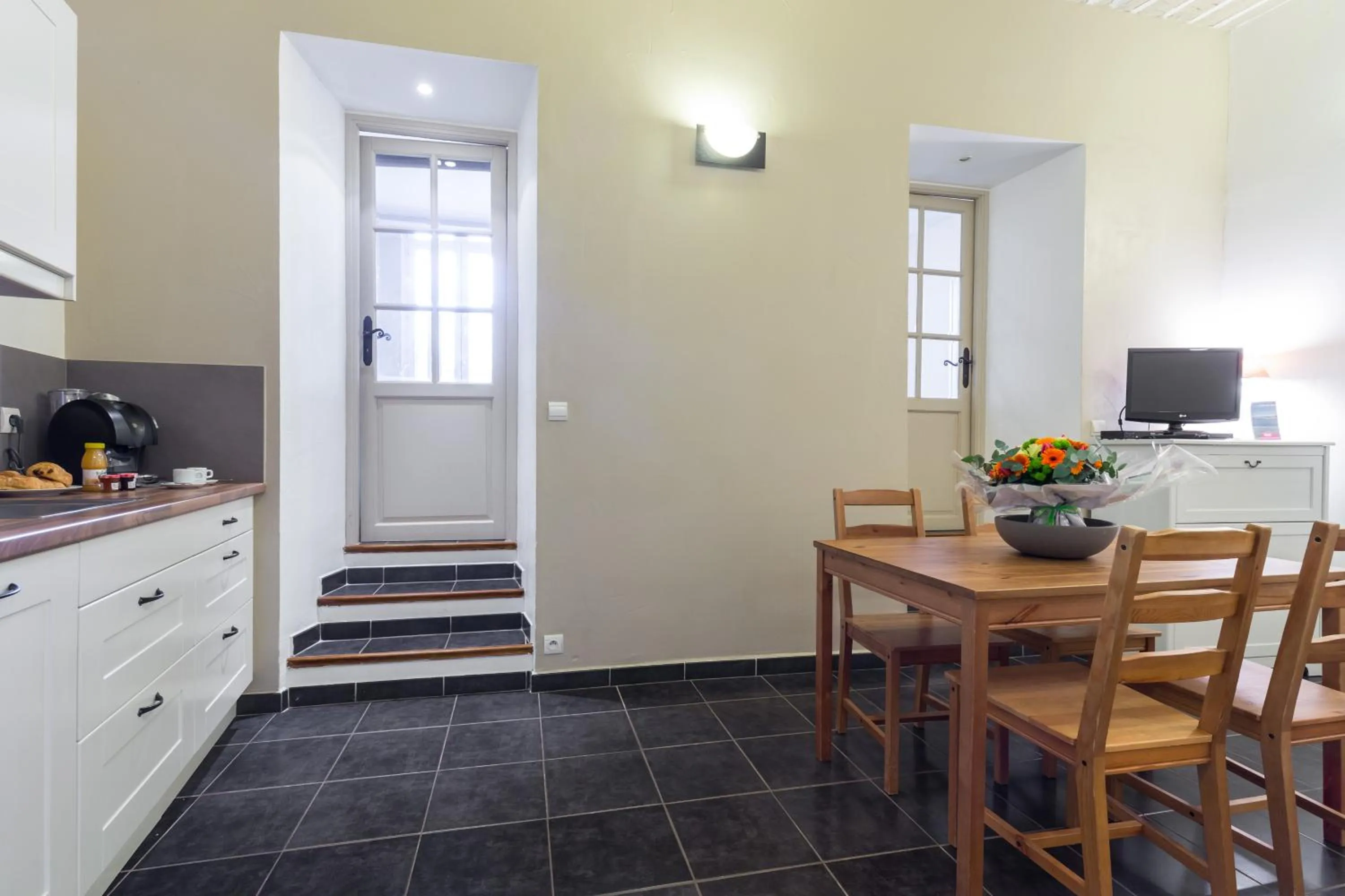 Kitchen or kitchenette in Florella Maréchal Joffre