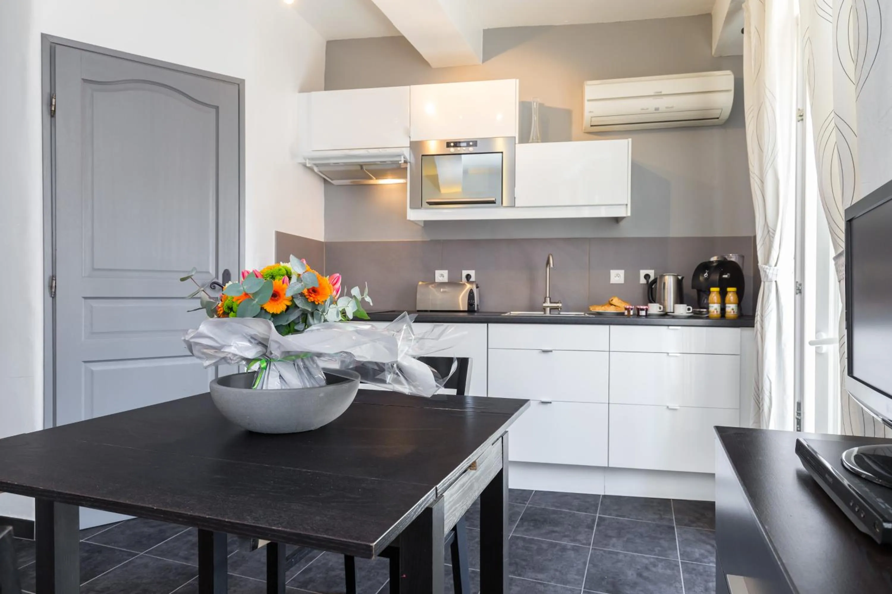 Coffee/tea facilities in Florella Maréchal Joffre