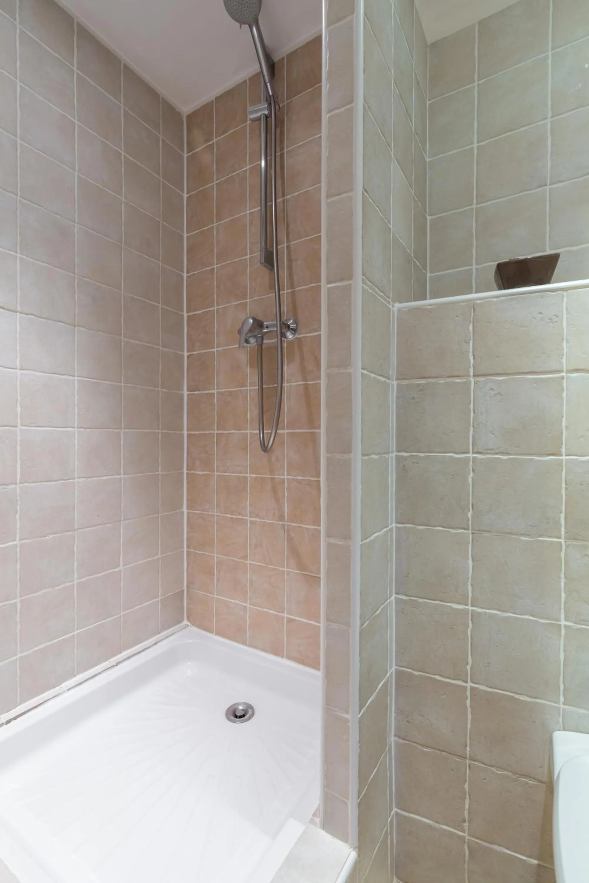 Shower in Florella Maréchal Joffre