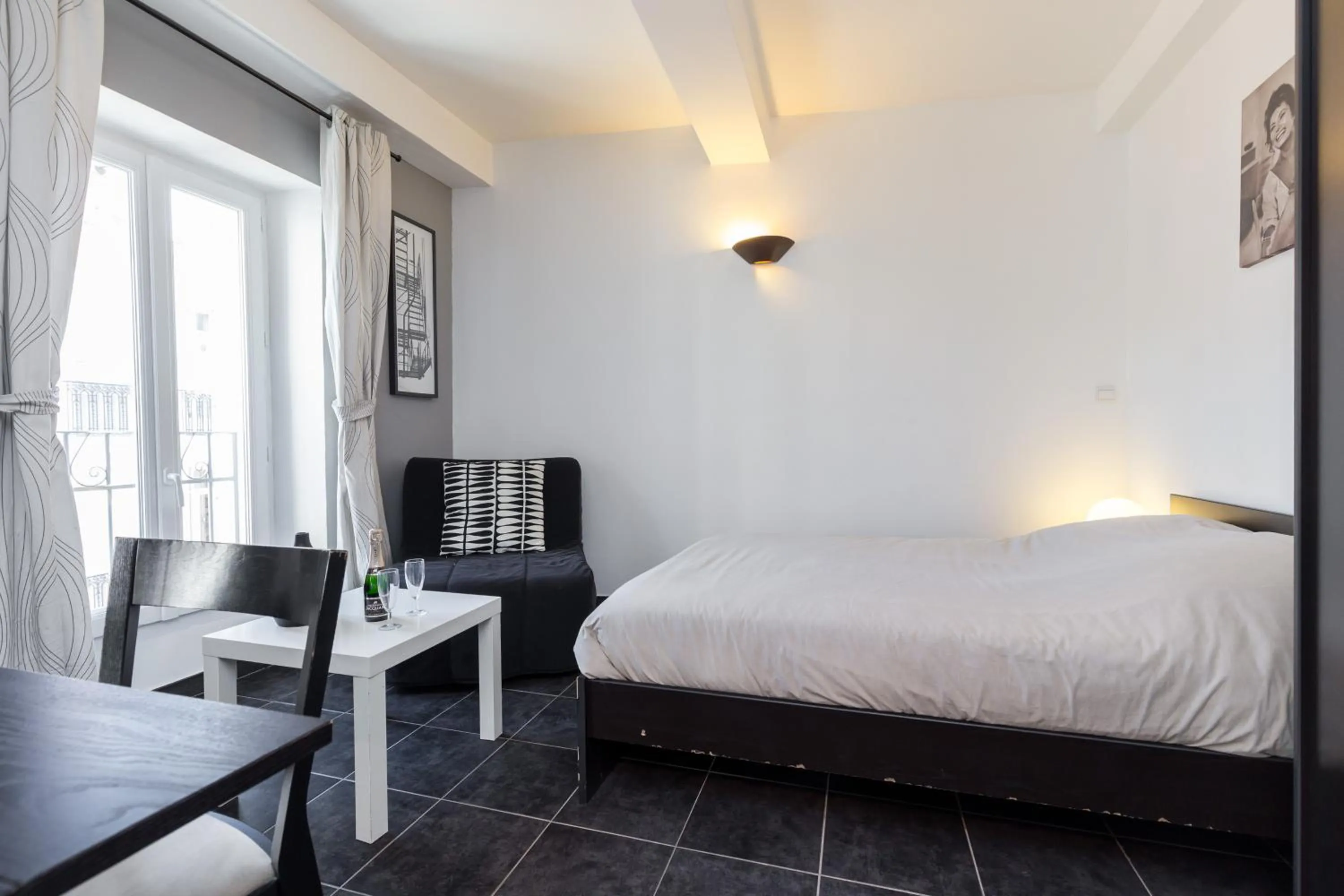 Bedroom, Bed in Florella Maréchal Joffre