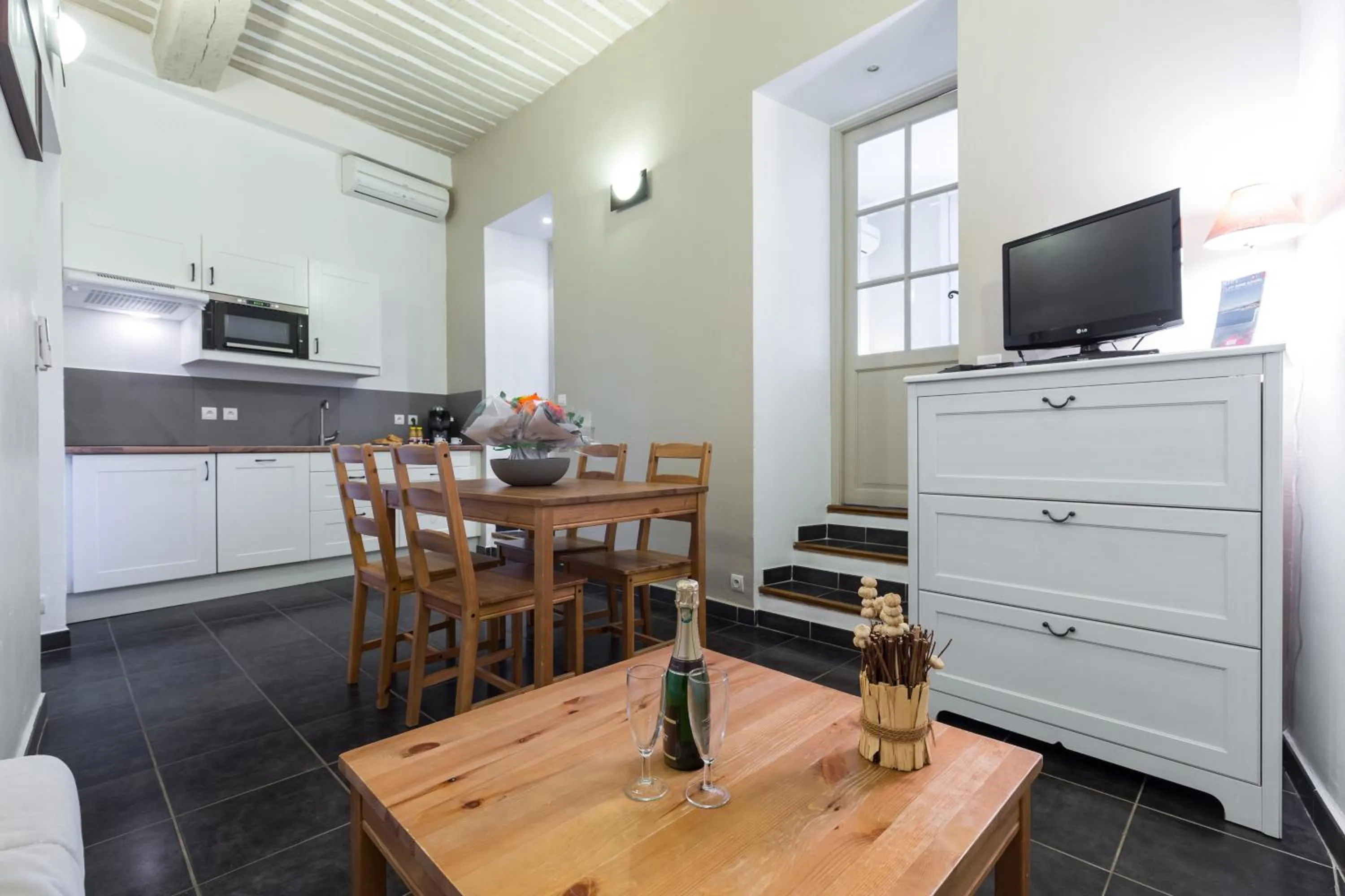 Kitchen or kitchenette in Florella Maréchal Joffre