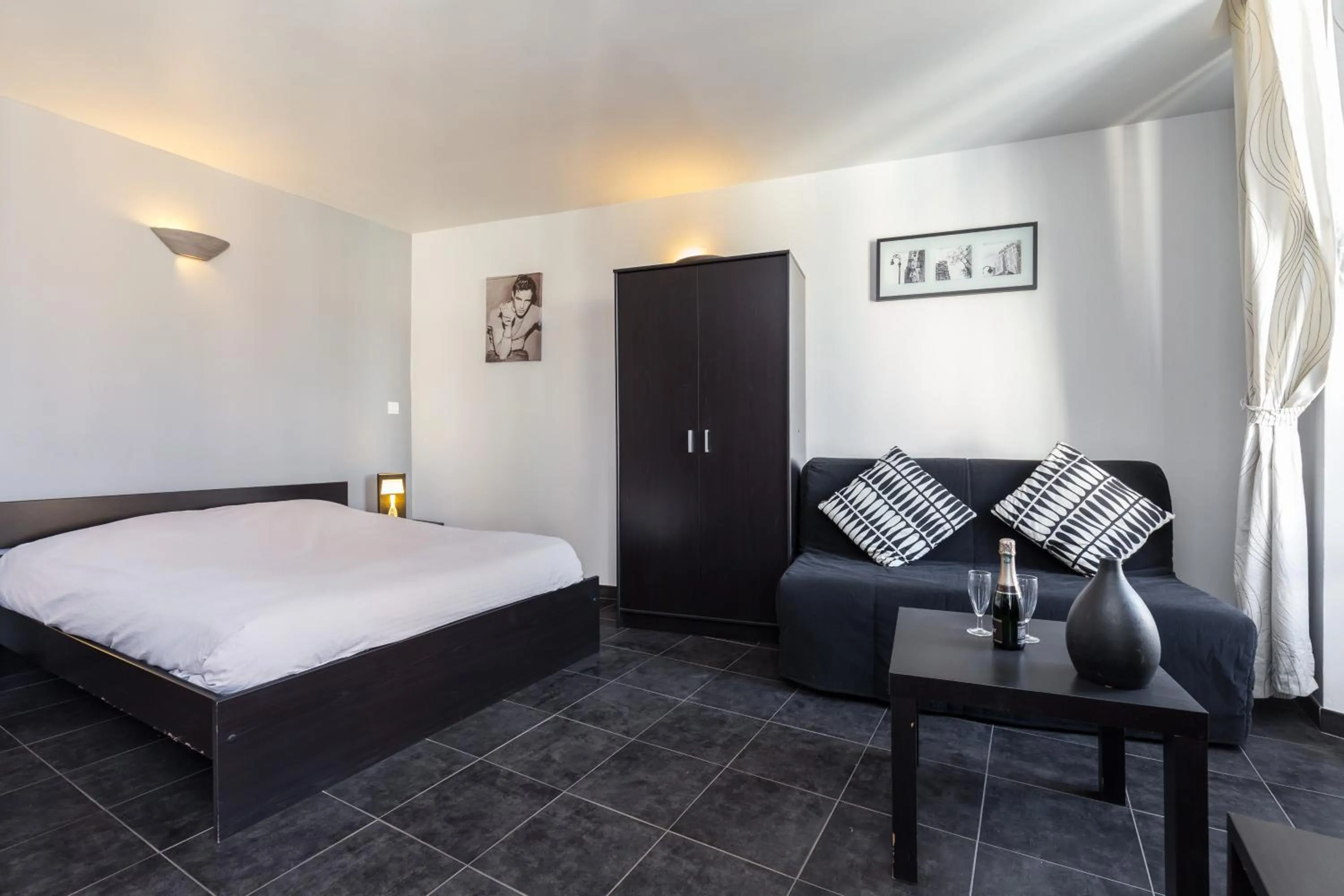 Living room, Bed in Florella Maréchal Joffre