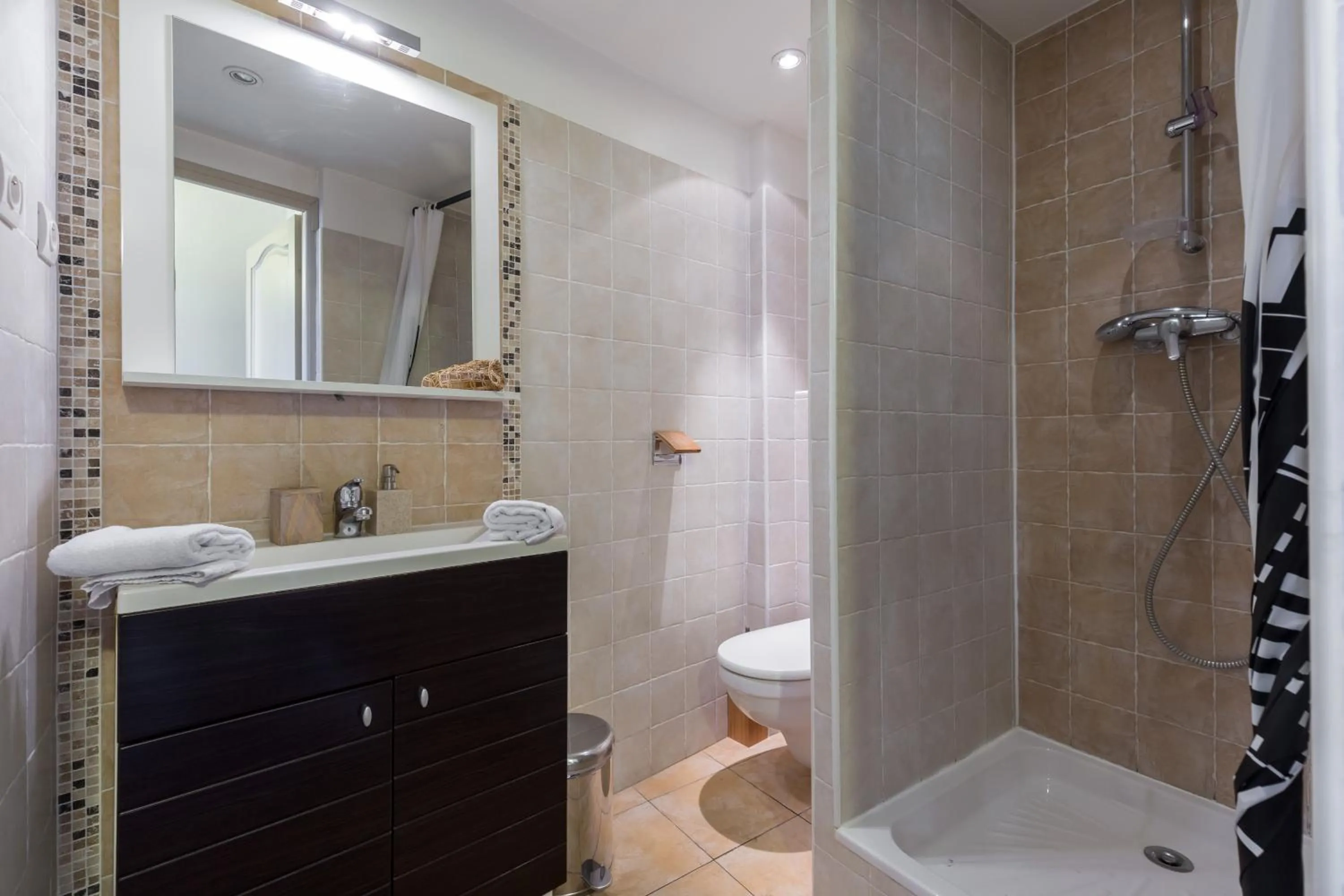 Shower in Florella Maréchal Joffre