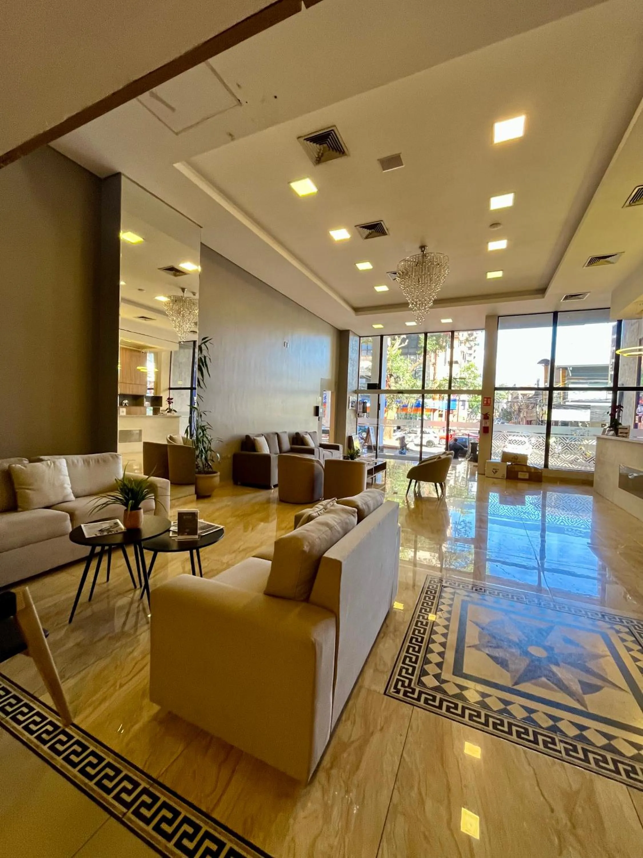 Property building in Howard Johnson Ciudad del Este