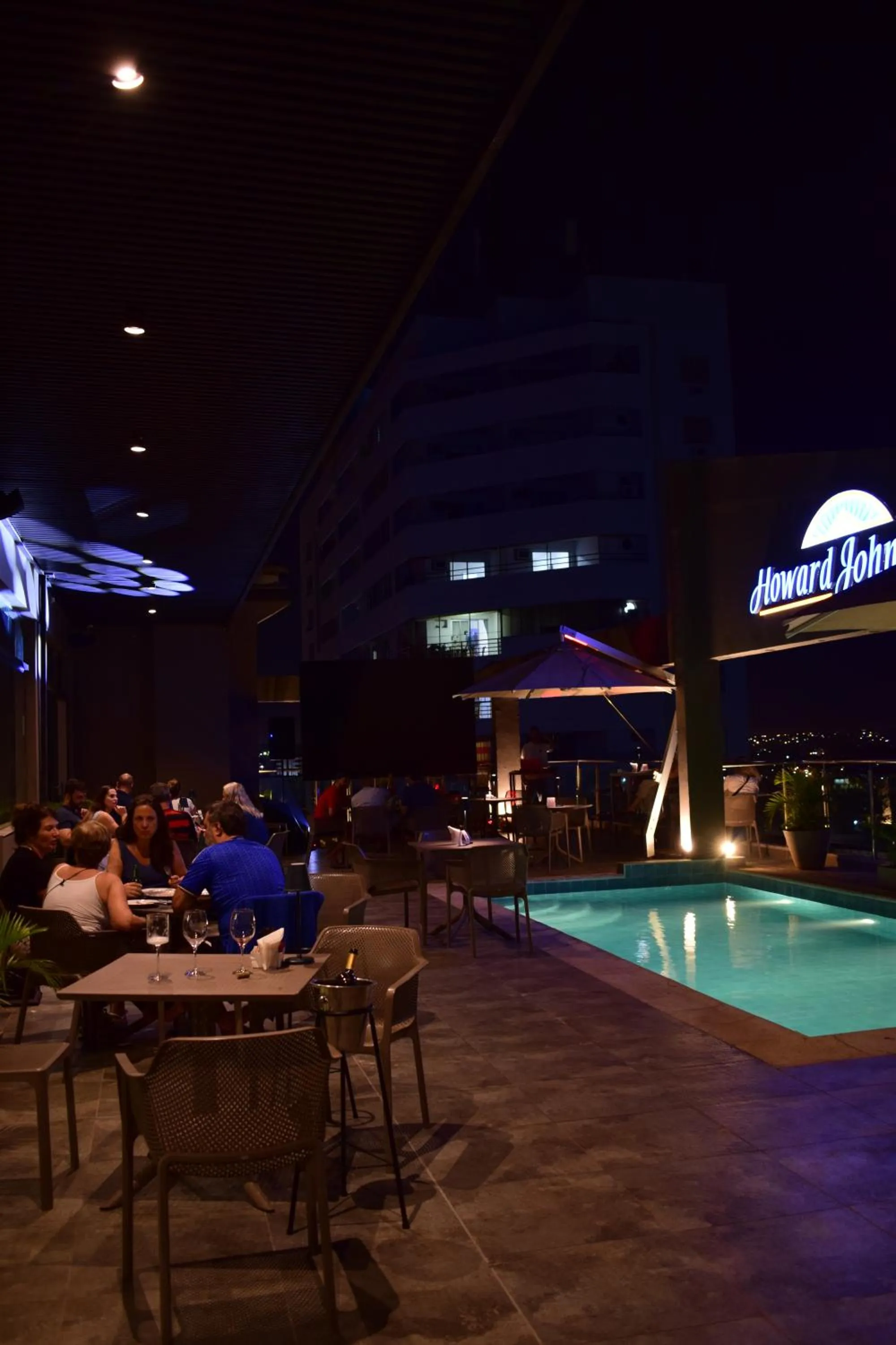 Restaurant/places to eat in Howard Johnson Ciudad del Este