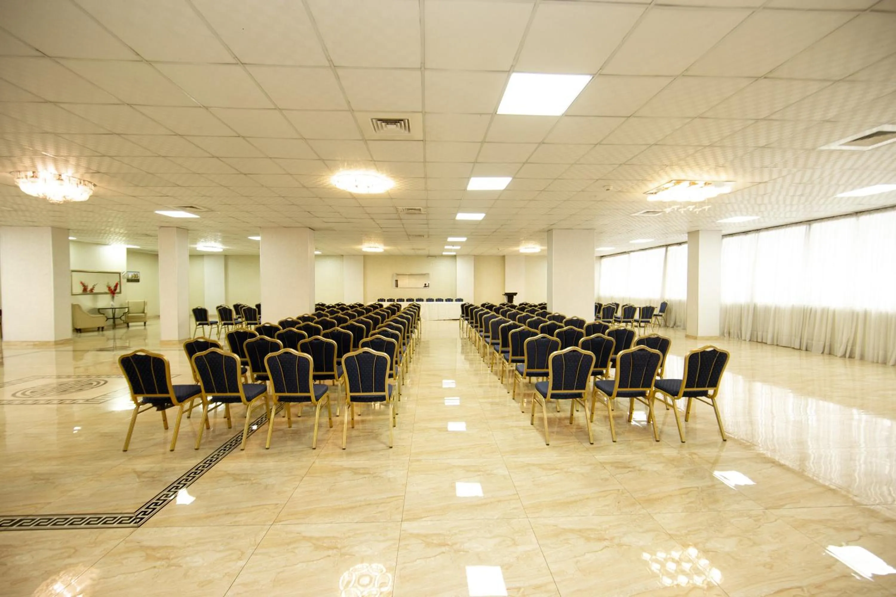 Banquet/Function facilities in Howard Johnson Ciudad del Este
