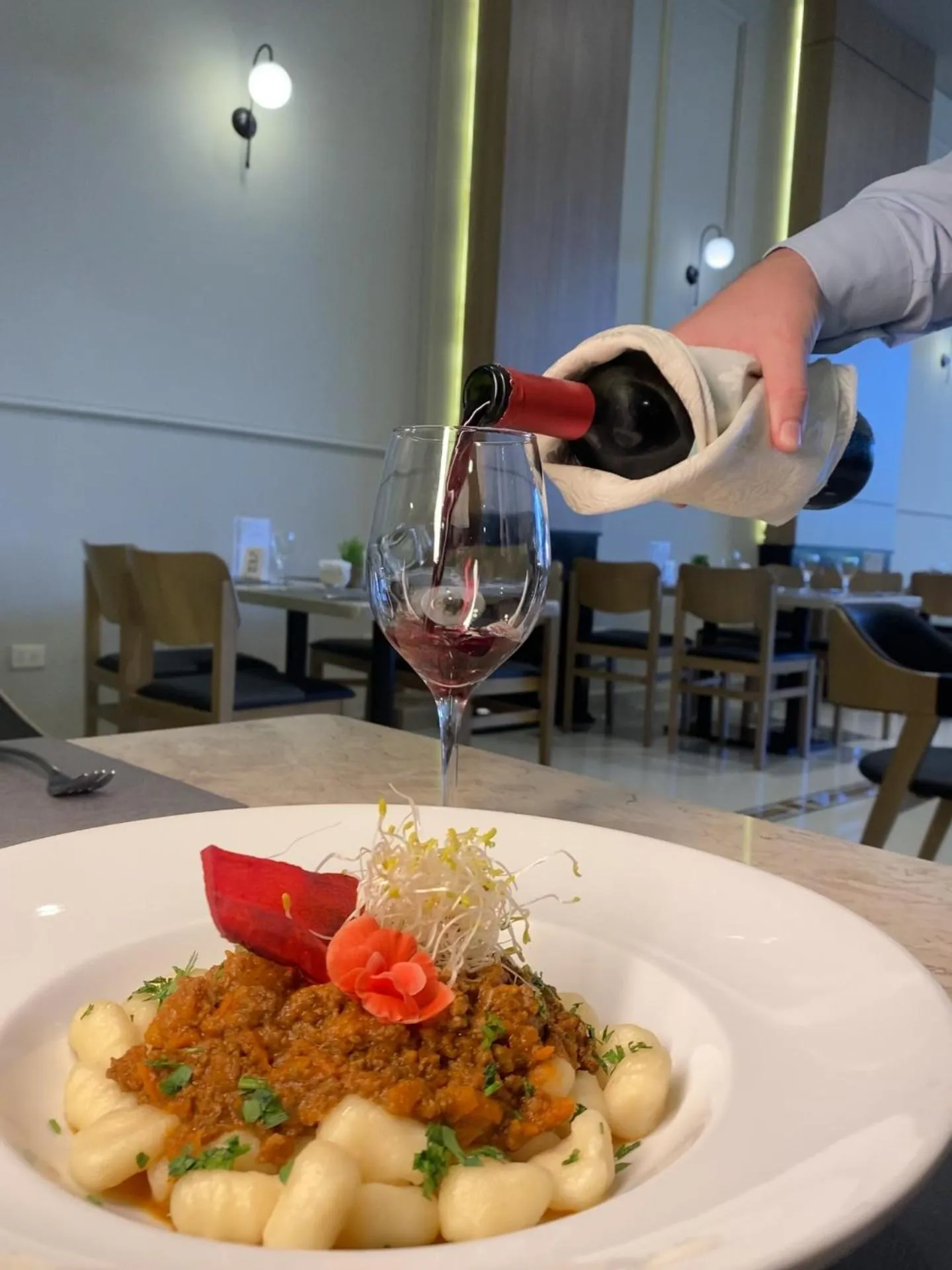 Restaurant/places to eat in Howard Johnson Ciudad del Este