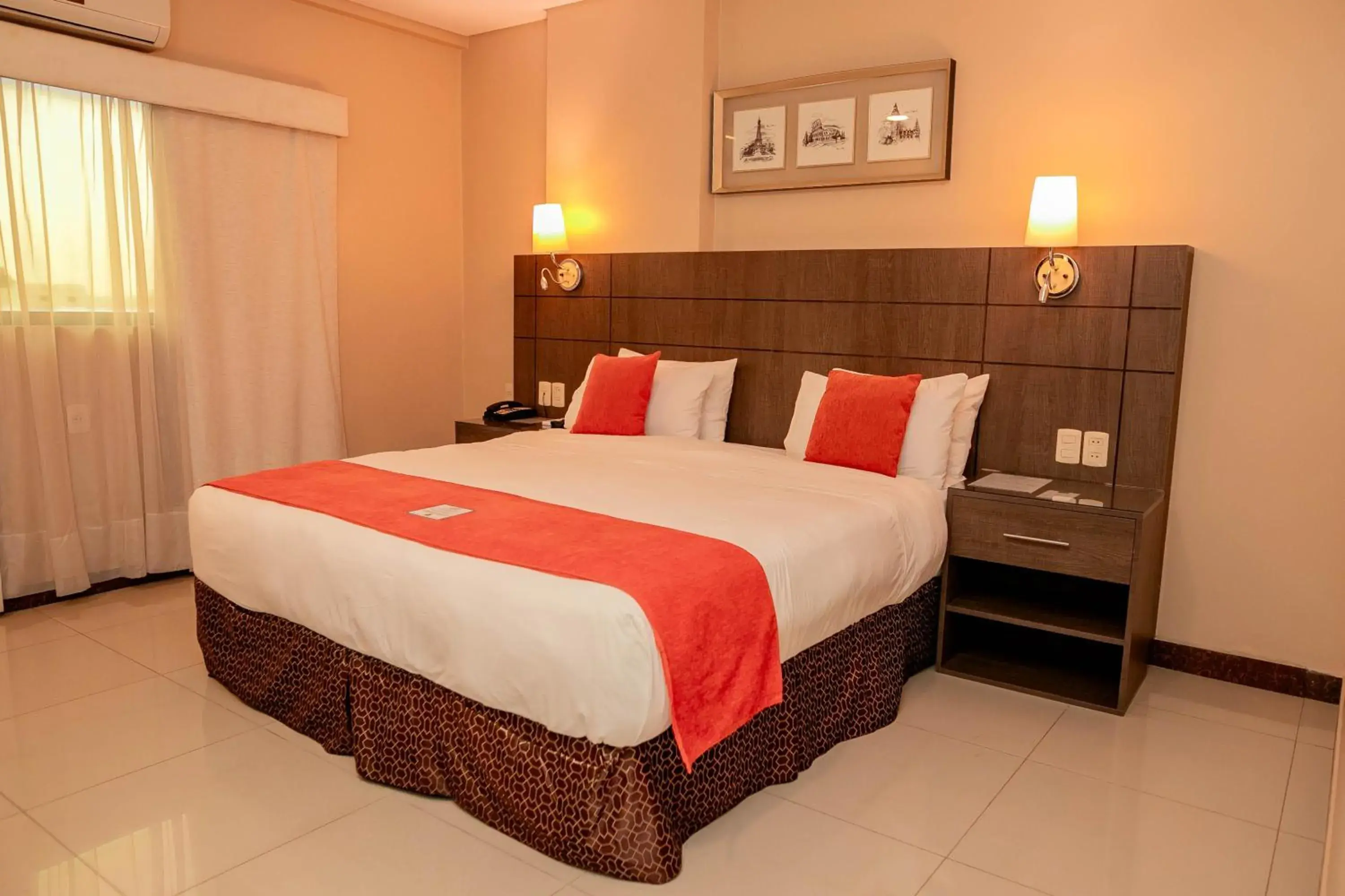 Superior Double Room in Howard Johnson Ciudad del Este Superior Double Room in Howard Johnson Ciudad del Este