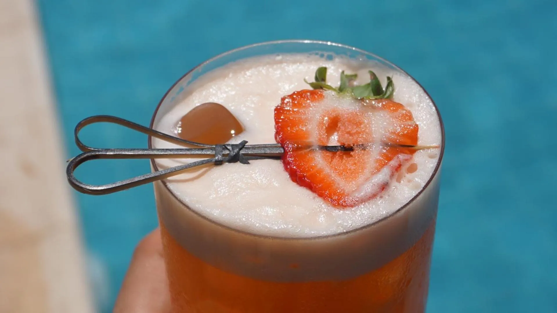 Swimming pool in Howard Johnson Ciudad del Este