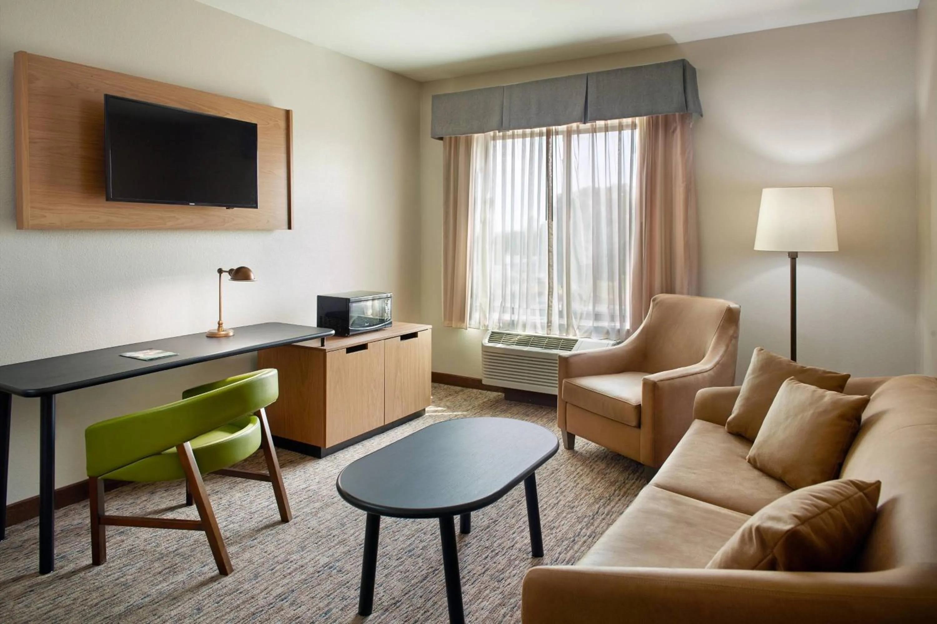 Living room in Fairfield Inn & Suites by Marriott Asheville Airport/Fletcher
