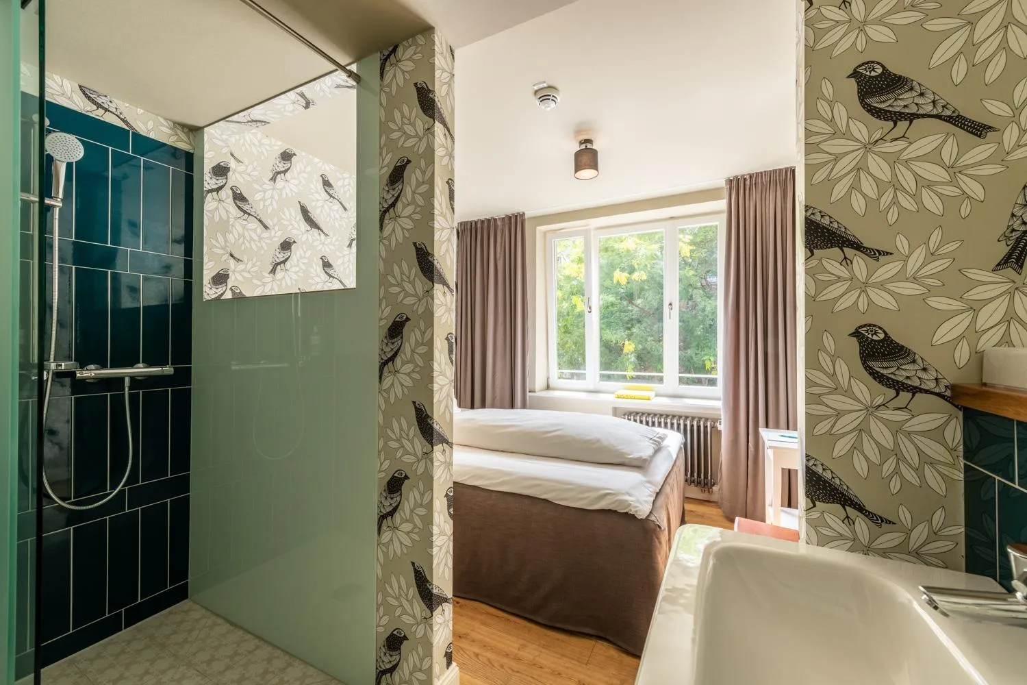 Bathroom, Bed in Renthof Kassel