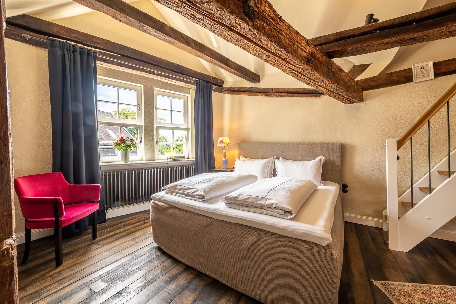 Photo of the whole room, Bed in Renthof Kassel