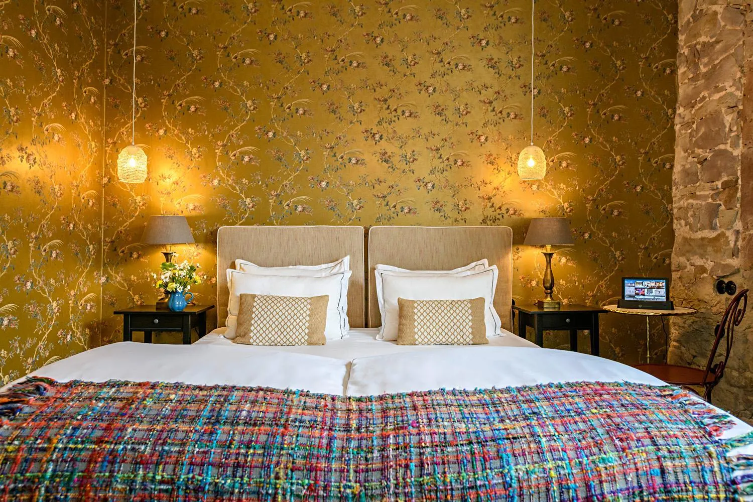 room service, Bed in Renthof Kassel