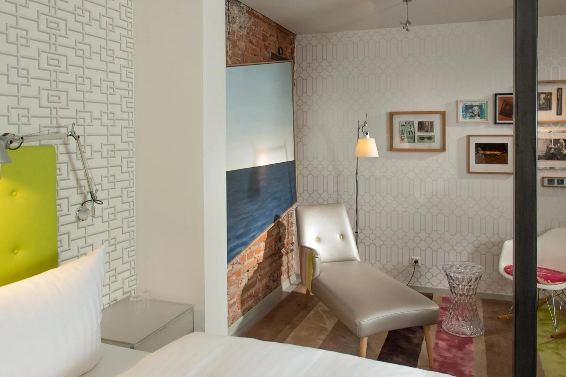 Photo of the whole room in Romantikhotel Rebstock art & design