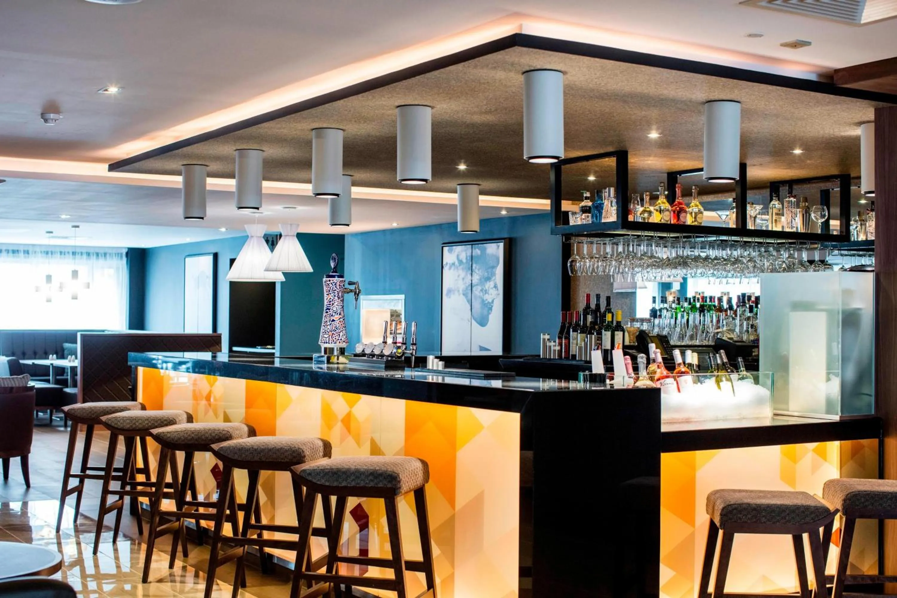 Lounge or bar in AC Hotel by Marriott Birmingham