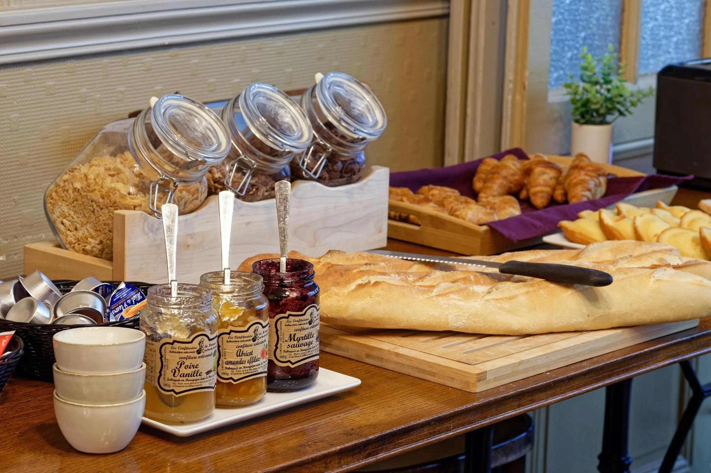 Breakfast in Pied à Terre - Appart'hôtels au coeur d'Autun