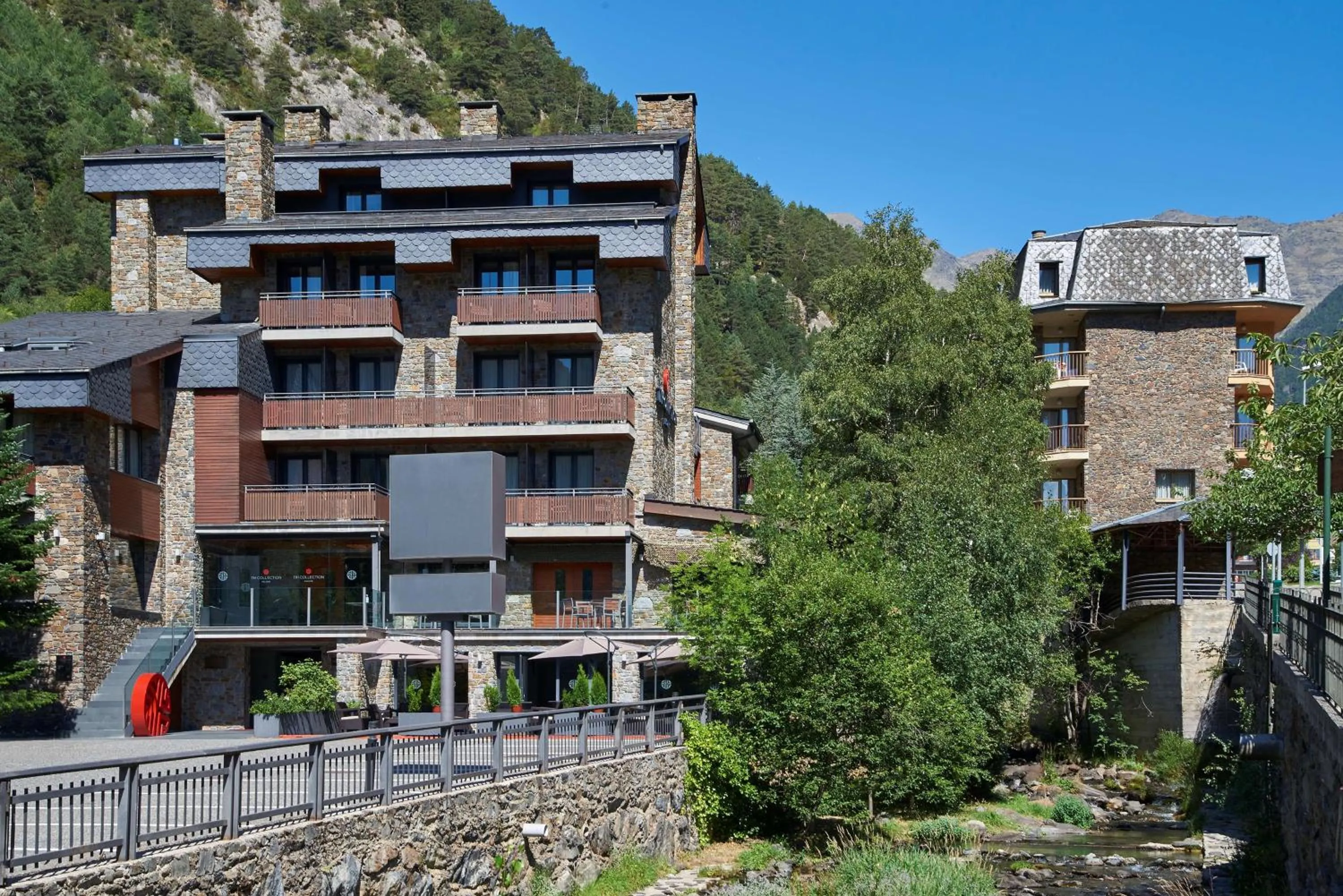 Property building in NH Collection Andorra Palomé