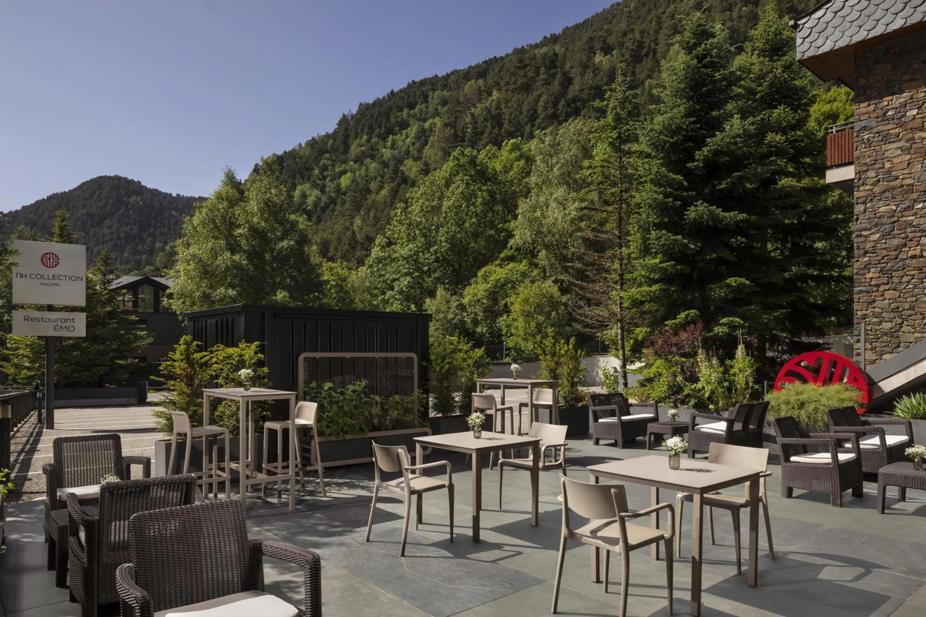 Property building in NH Collection Andorra Palomé