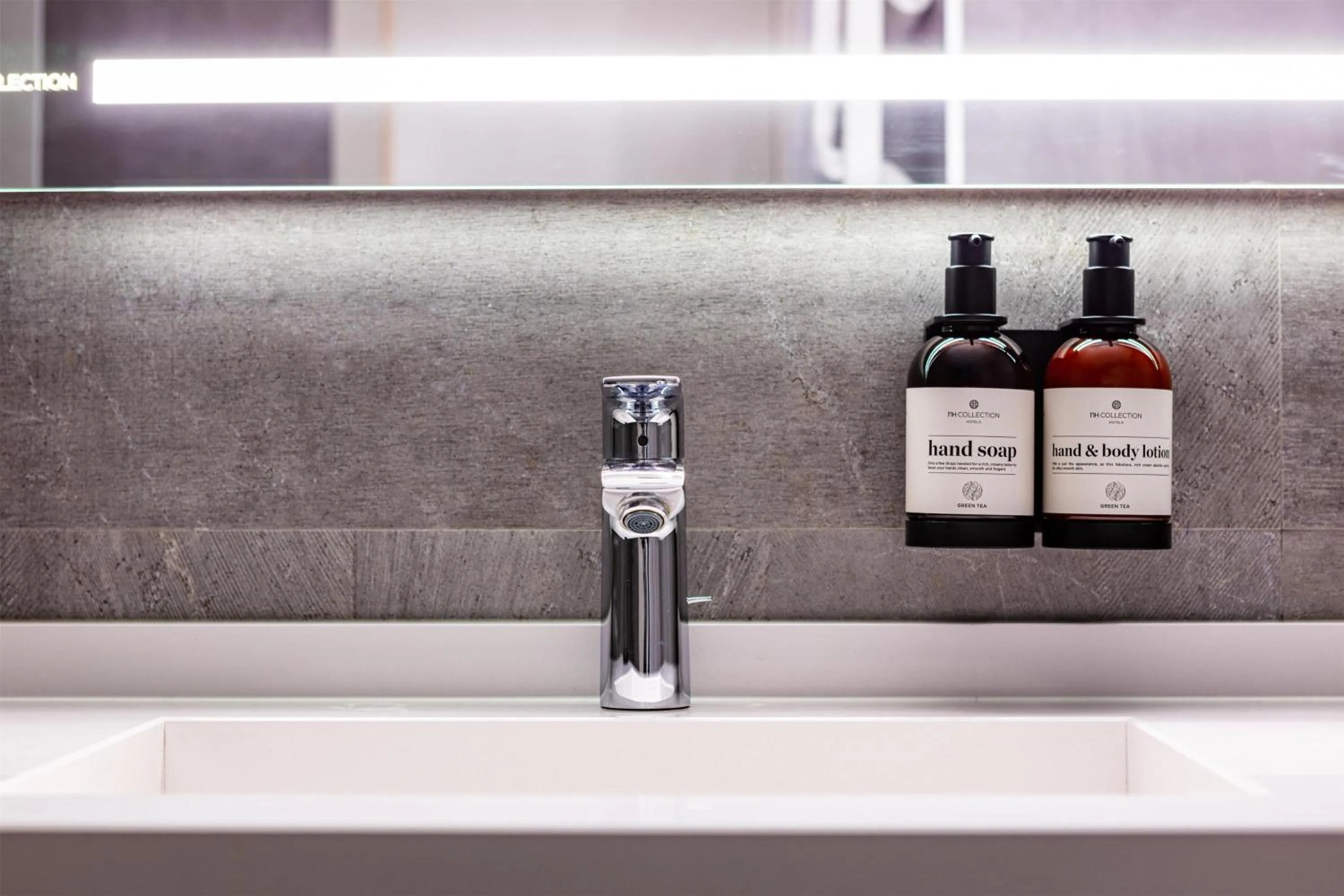 Bathroom in NH Collection Andorra Palomé