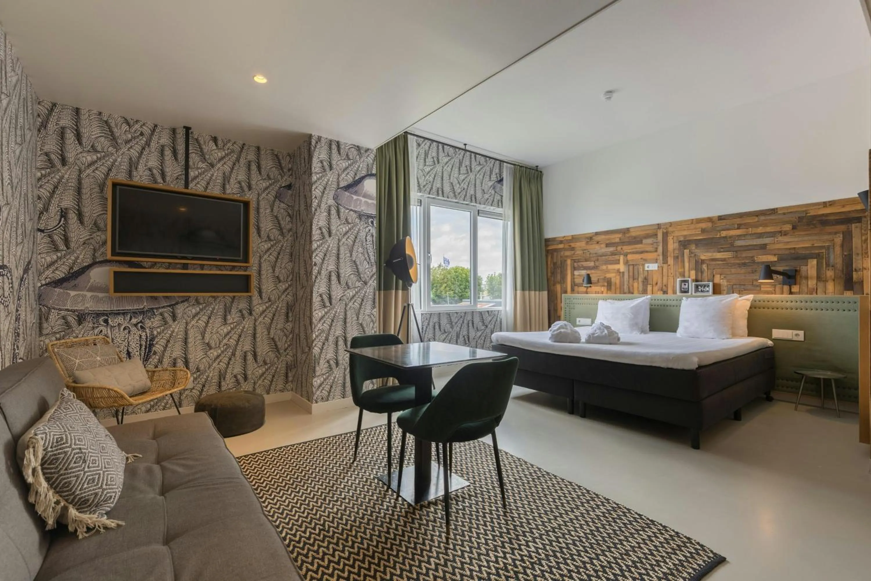 Photo of the whole room, Bed in Leonardo Hotel Vinkeveen Amsterdam