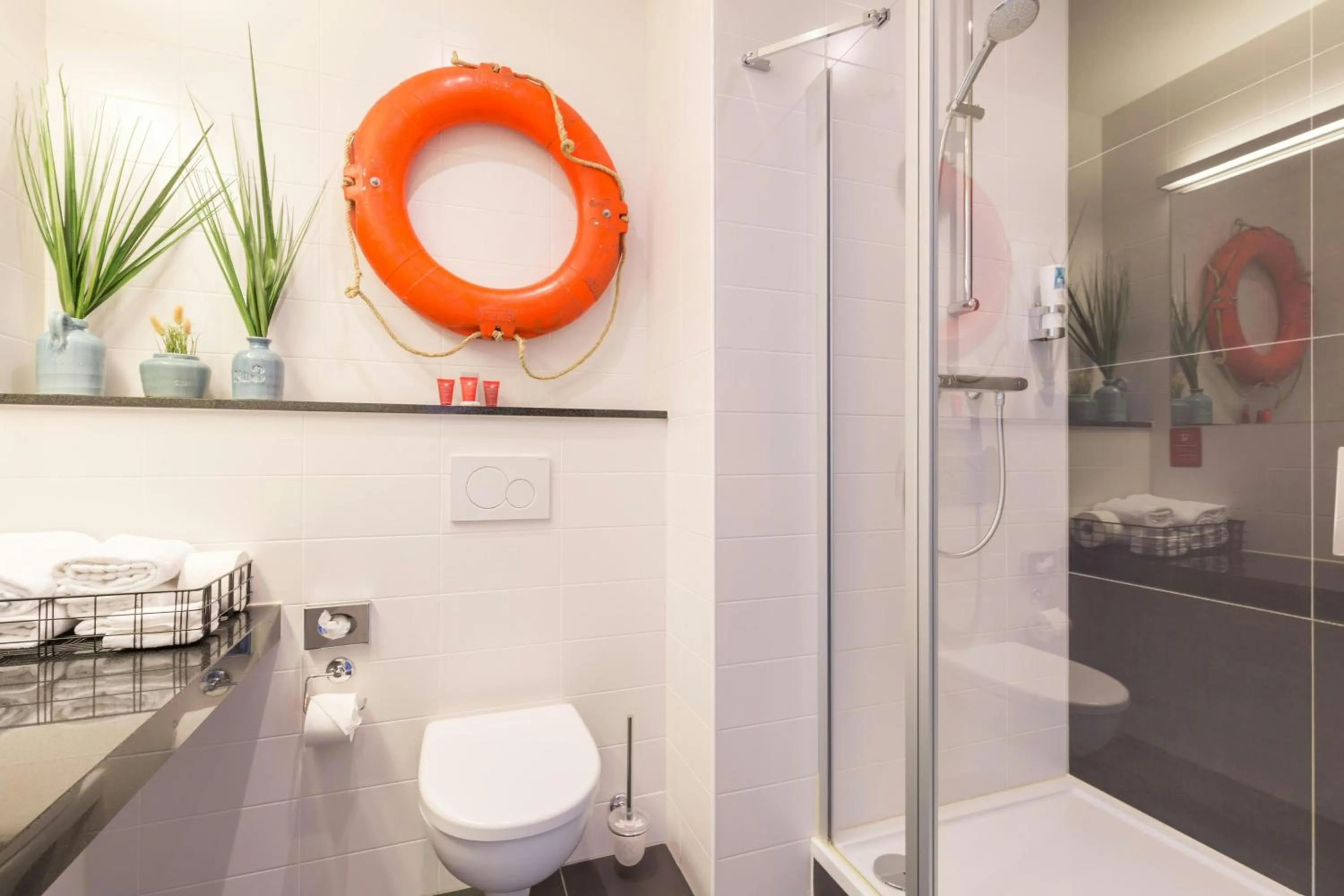 Bathroom in Leonardo Hotel Vinkeveen Amsterdam