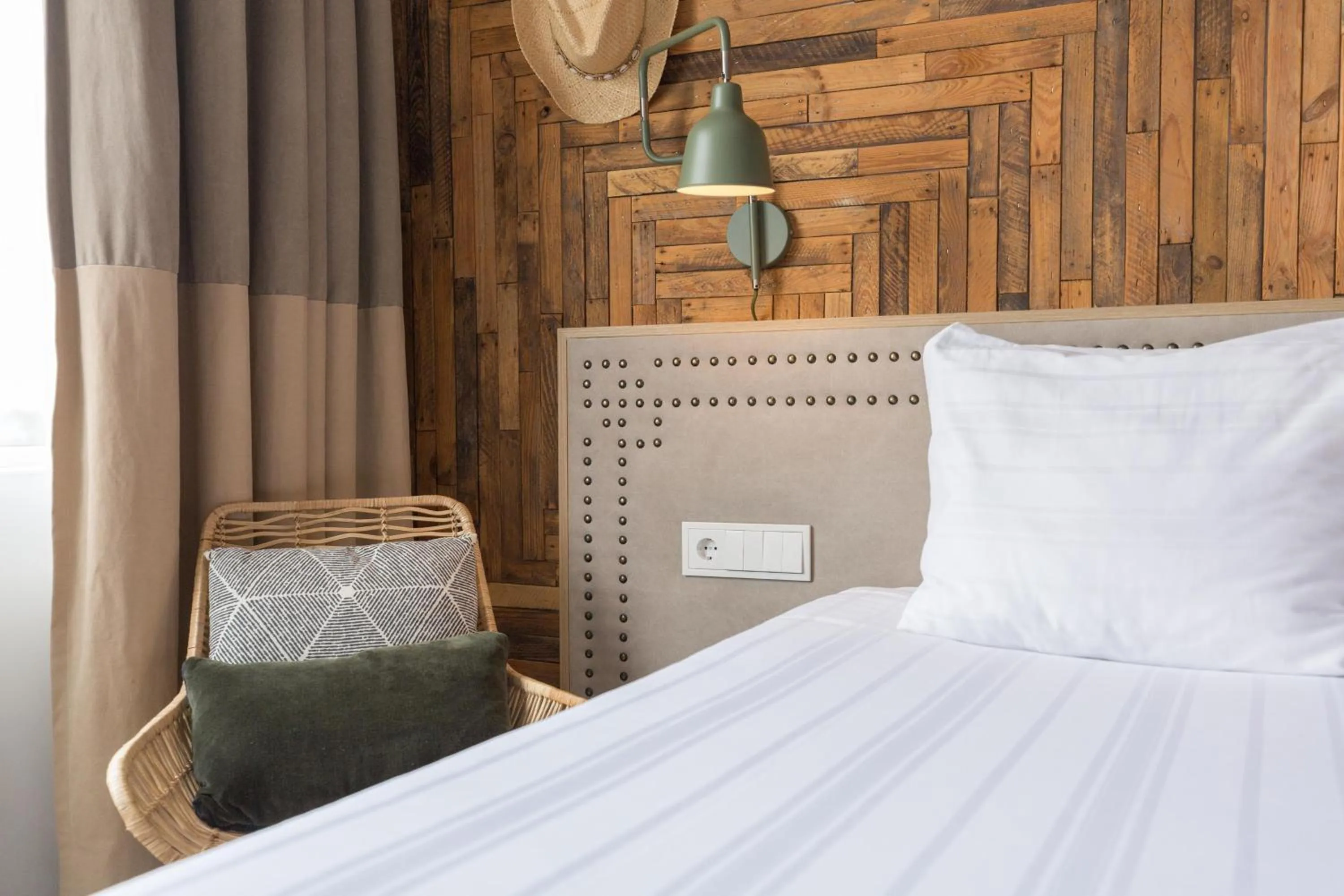 Bedroom, Bed in Leonardo Hotel Vinkeveen Amsterdam