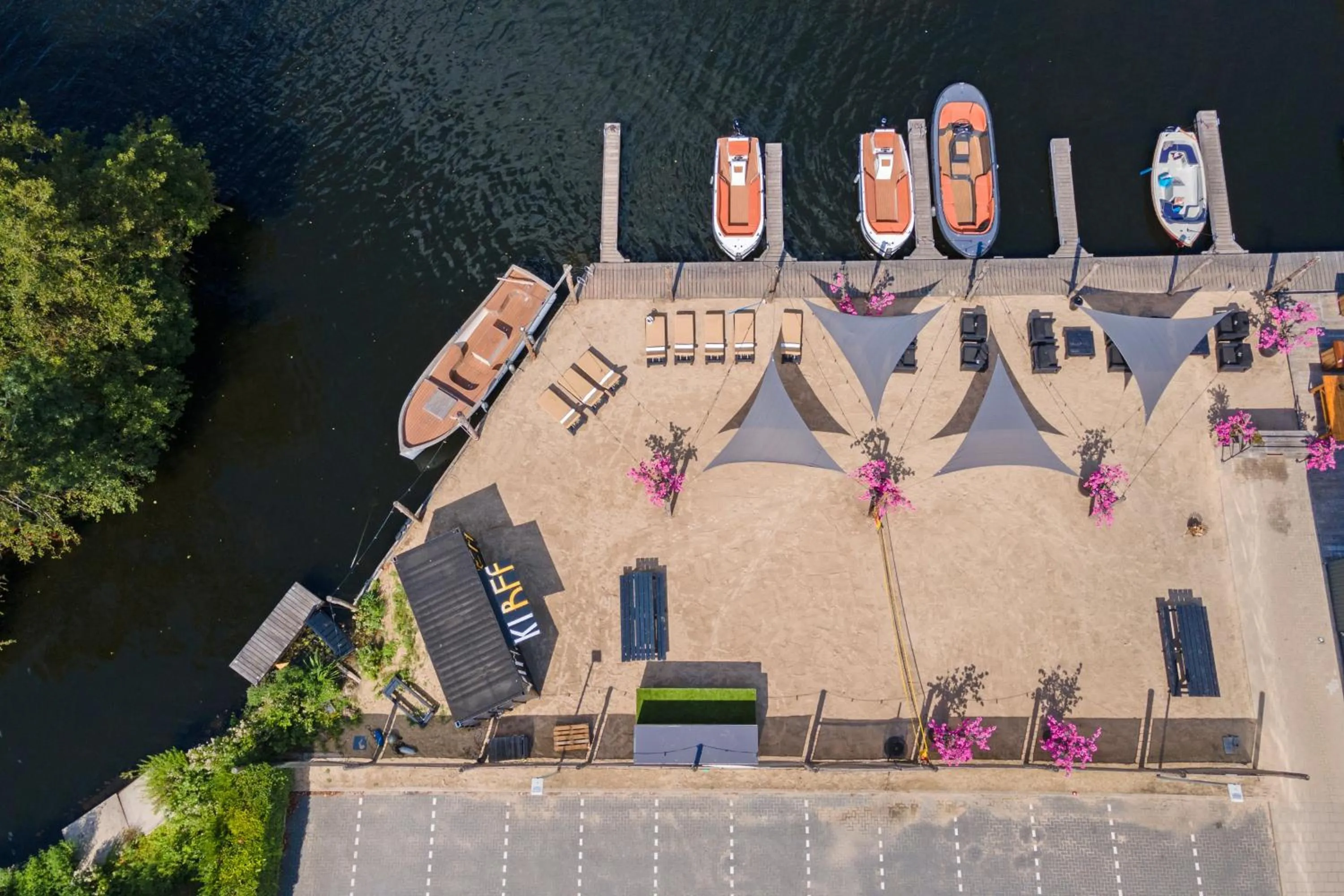 Beach in Leonardo Hotel Vinkeveen Amsterdam