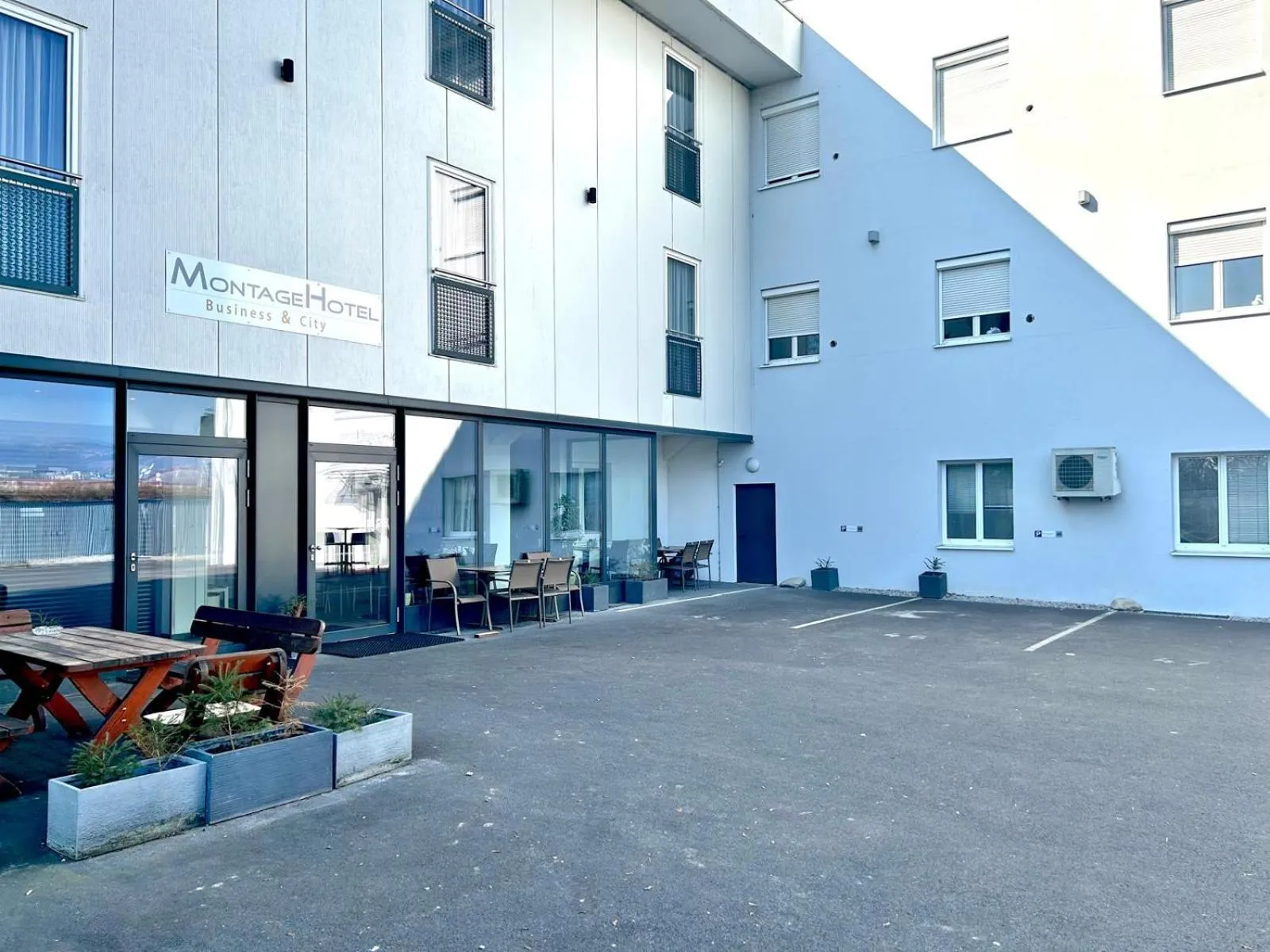 Property building in Business & City