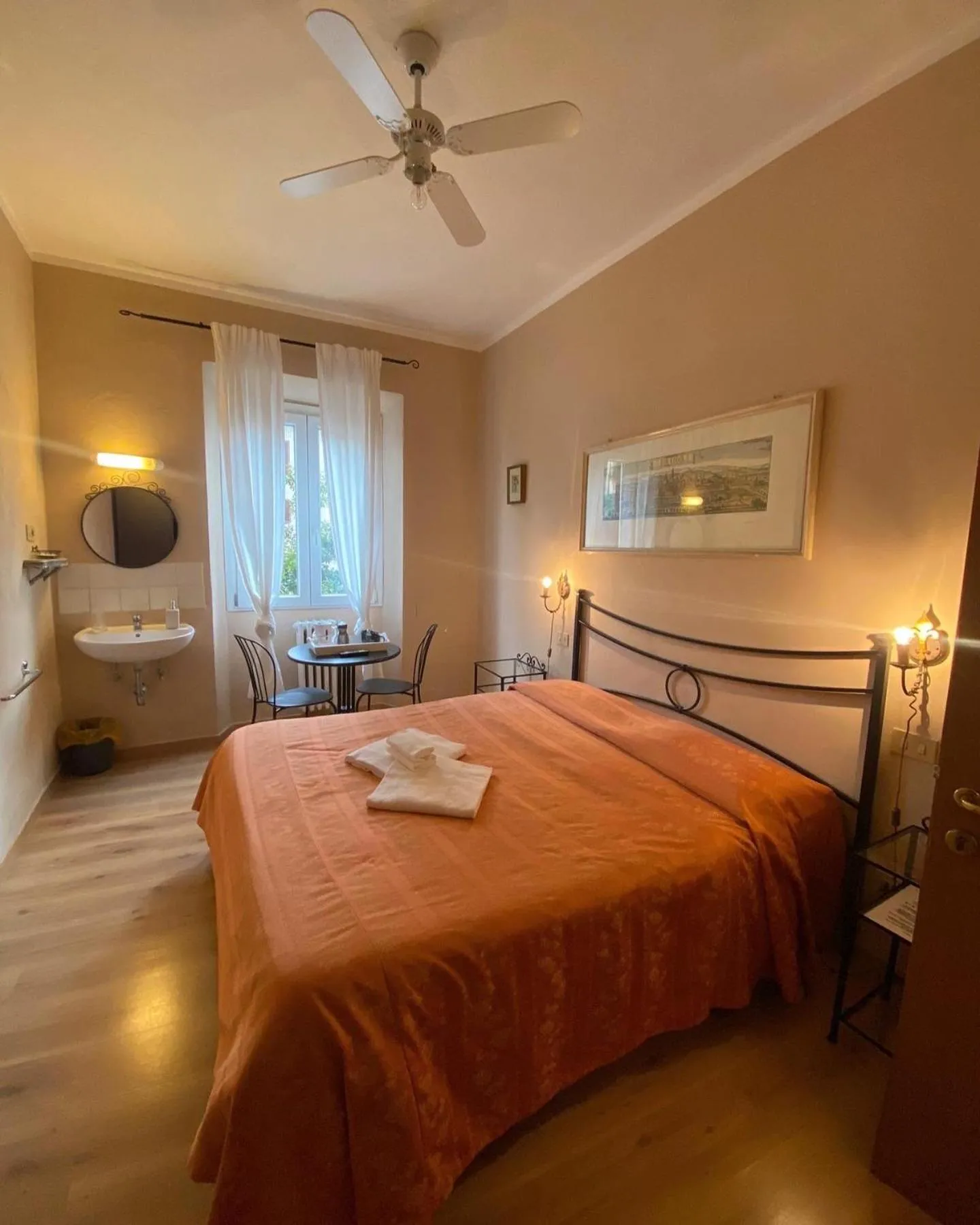 Bedroom, Bed in Hotel Dali