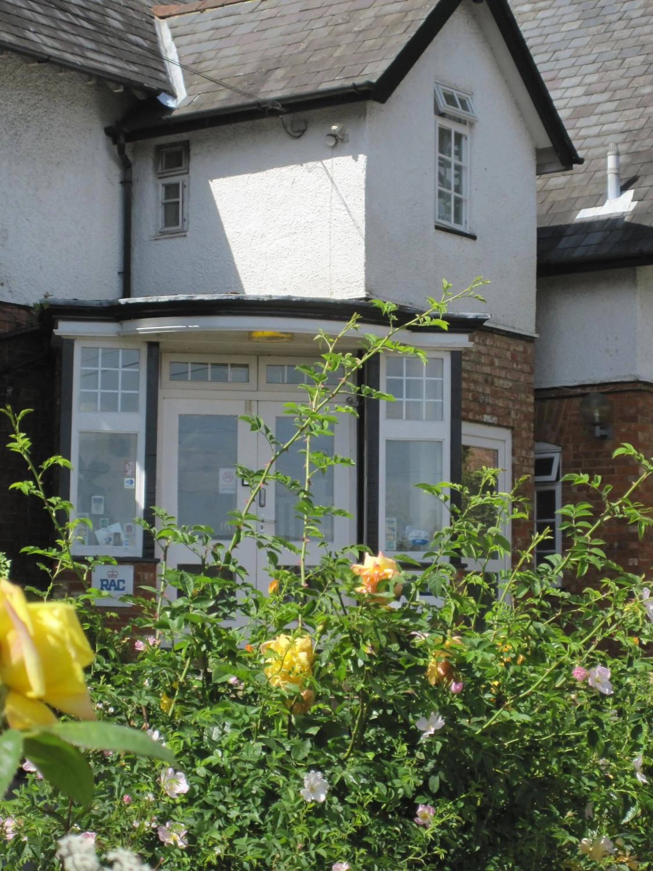 Facade/entrance in Clifton Lodge Hotel