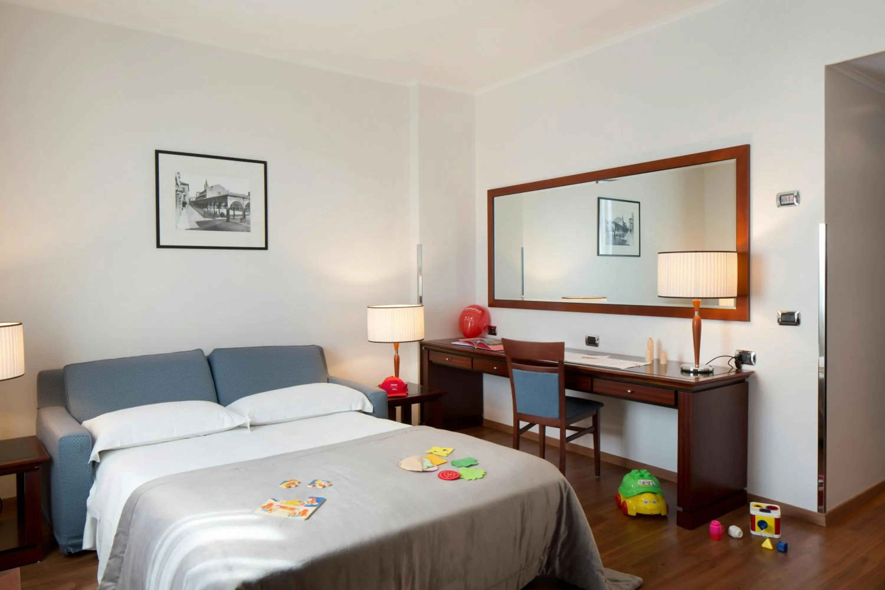 Bedroom, Bed in Starhotels Excelsior