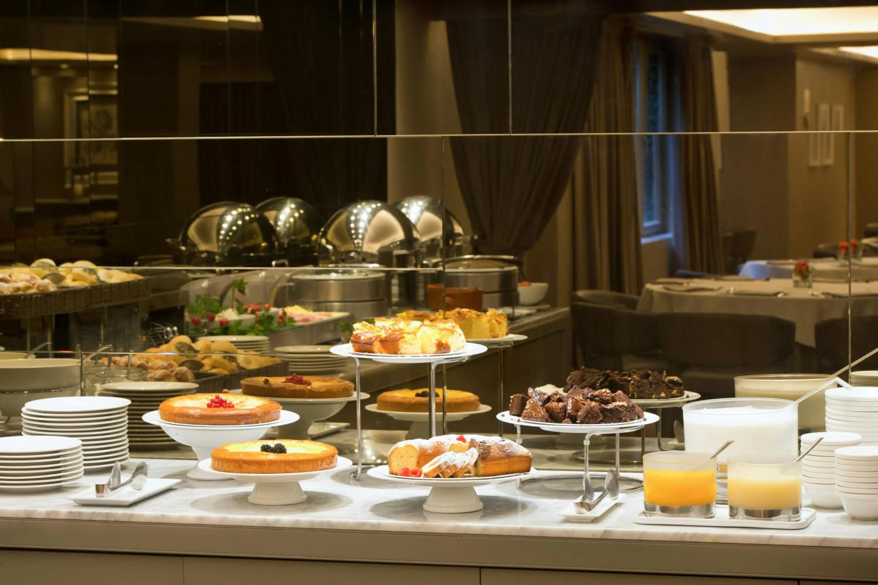 Breakfast in Starhotels Michelangelo Florence