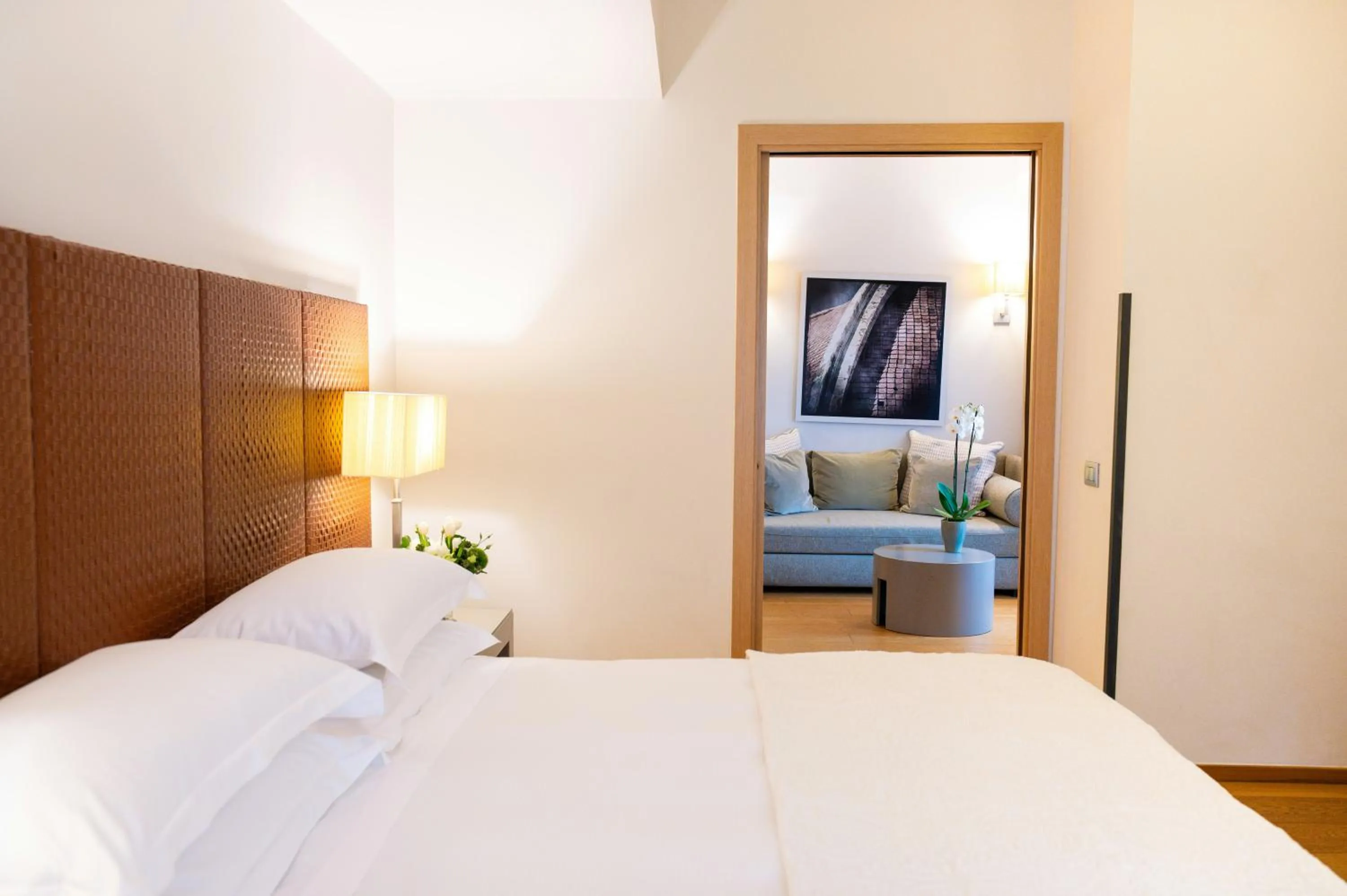 Photo of the whole room, Bed in Starhotels Michelangelo Florence