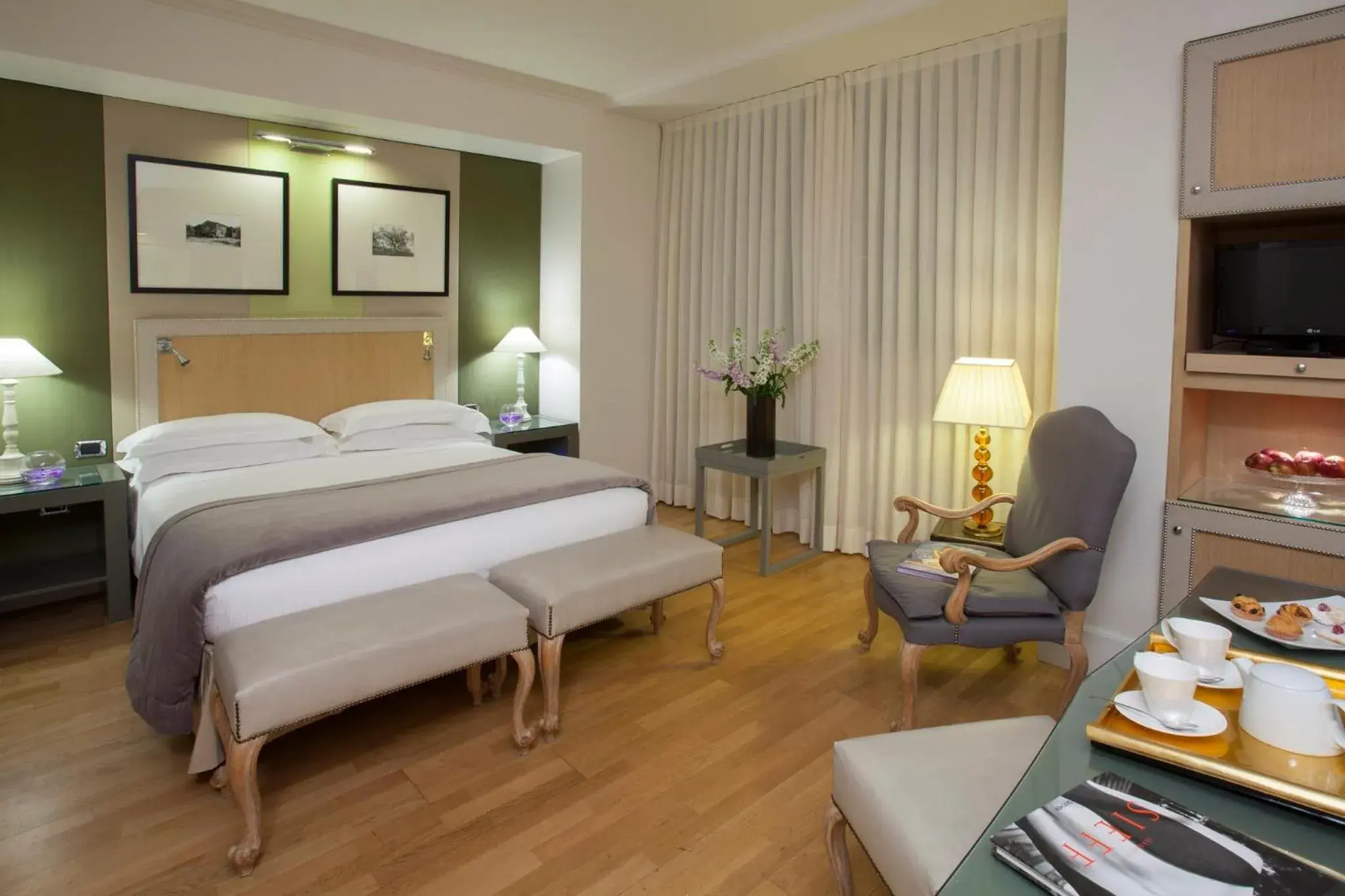 Deluxe Double or Twin Room in Starhotels Tuscany Deluxe Double or Twin Room in Starhotels Tuscany