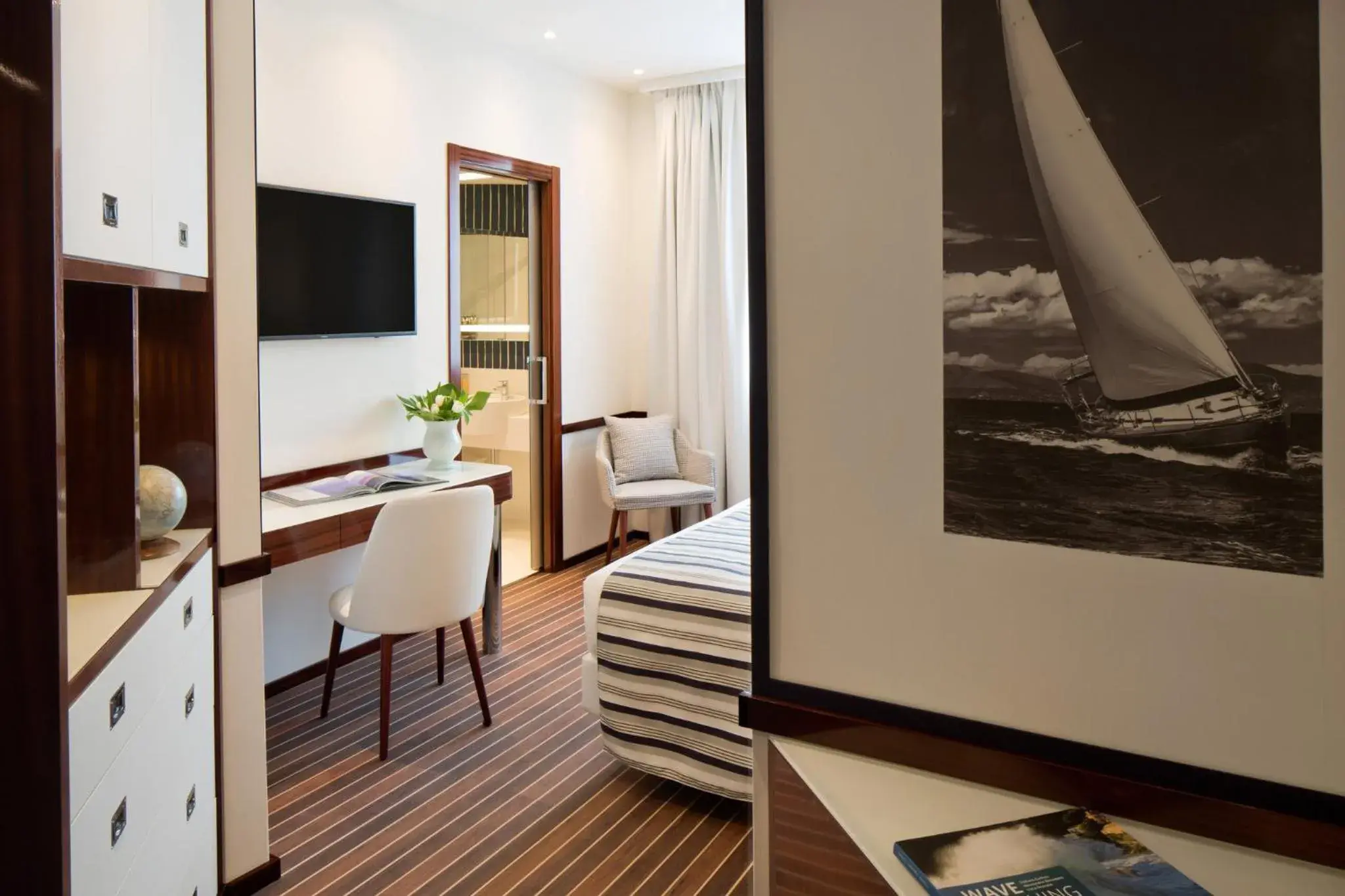 Deluxe Double Room with City View in Starhotels President Deluxe Double Room with City View in Starhotels President