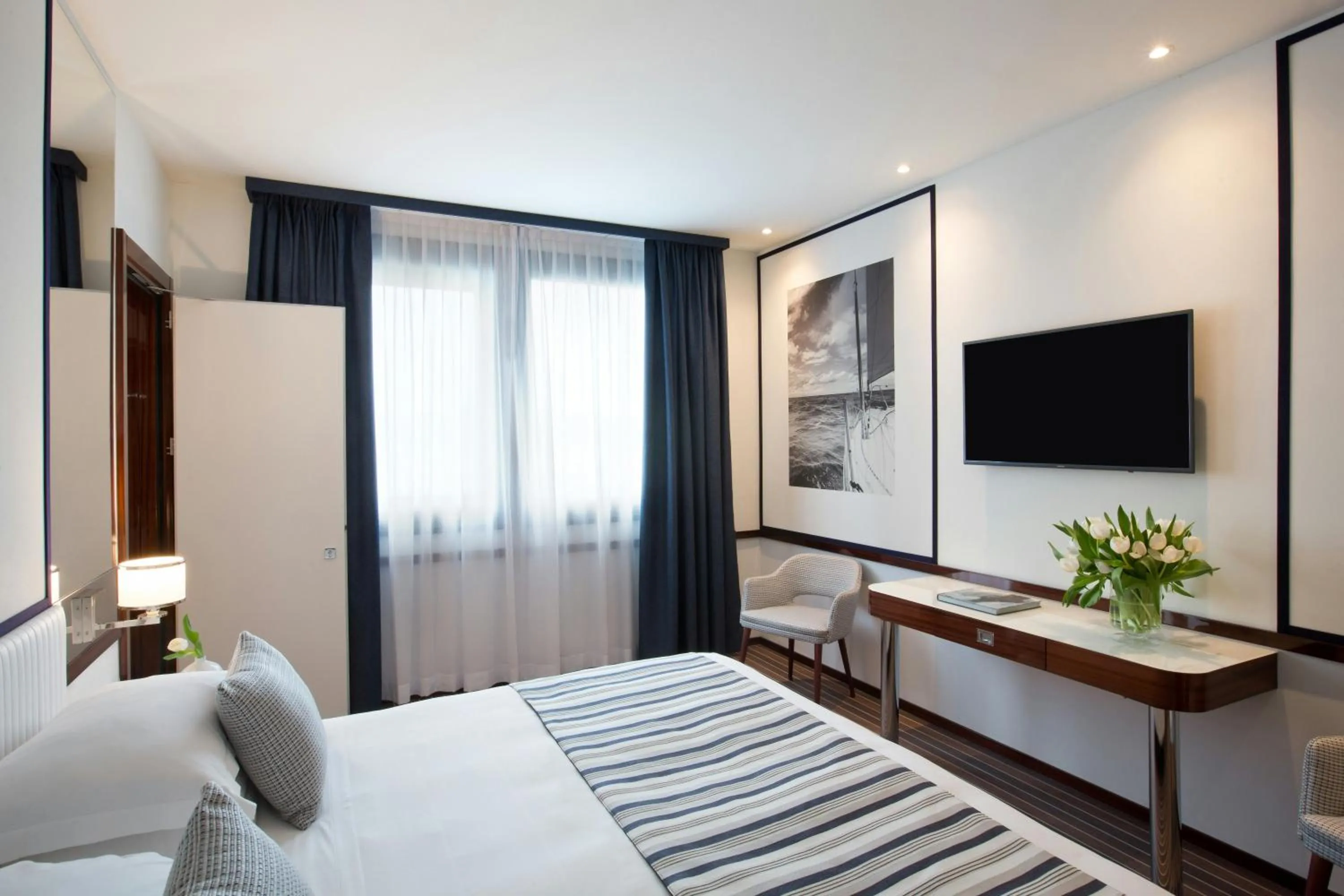 Bedroom, Bed in Starhotels President