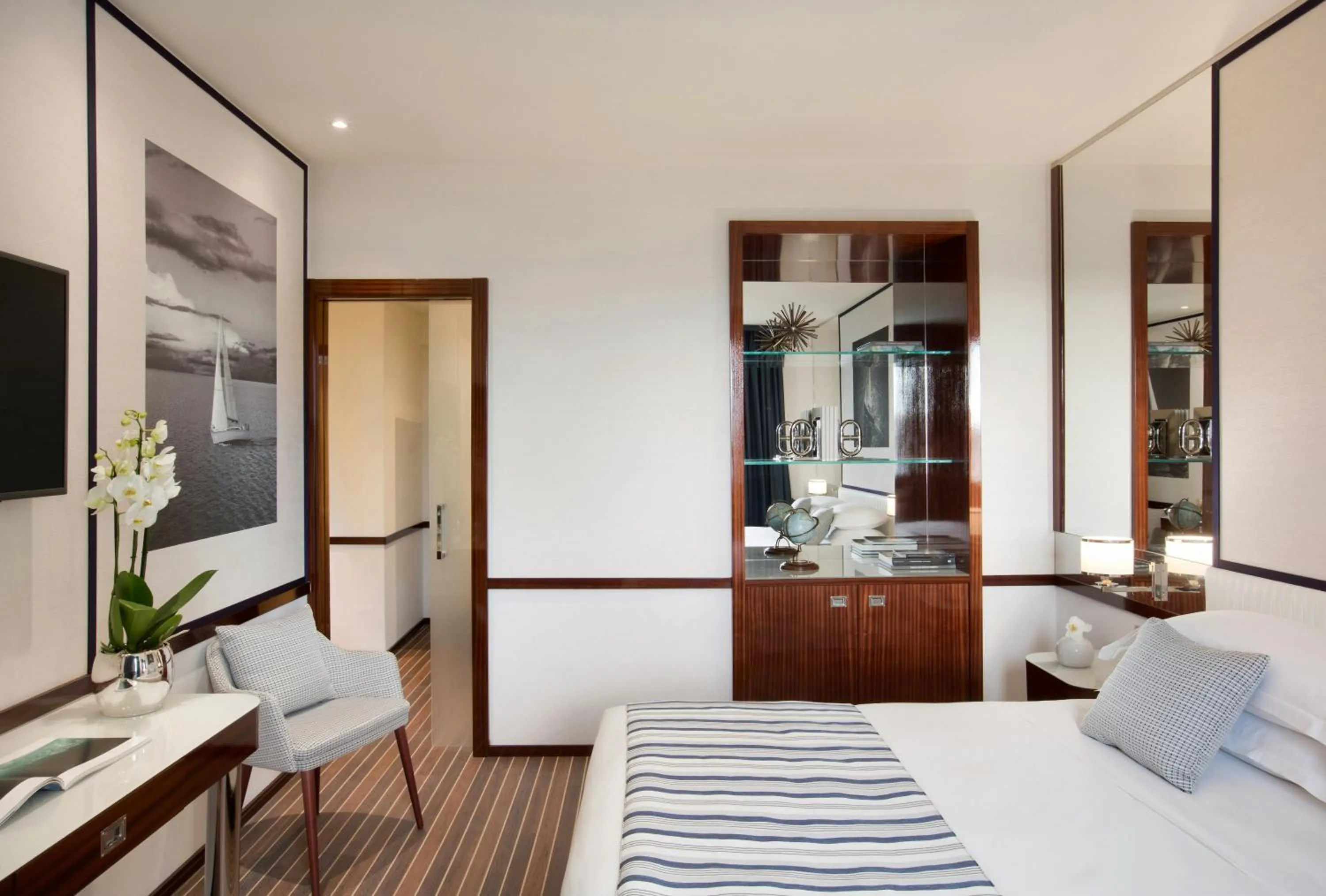 Photo of the whole room, Bed in Starhotels President