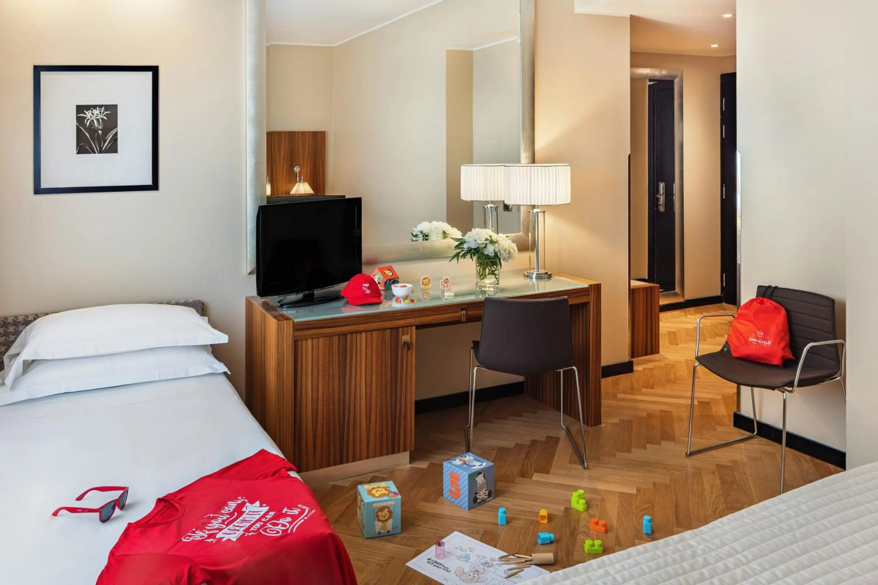 Children play ground, Bed in Starhotels Anderson