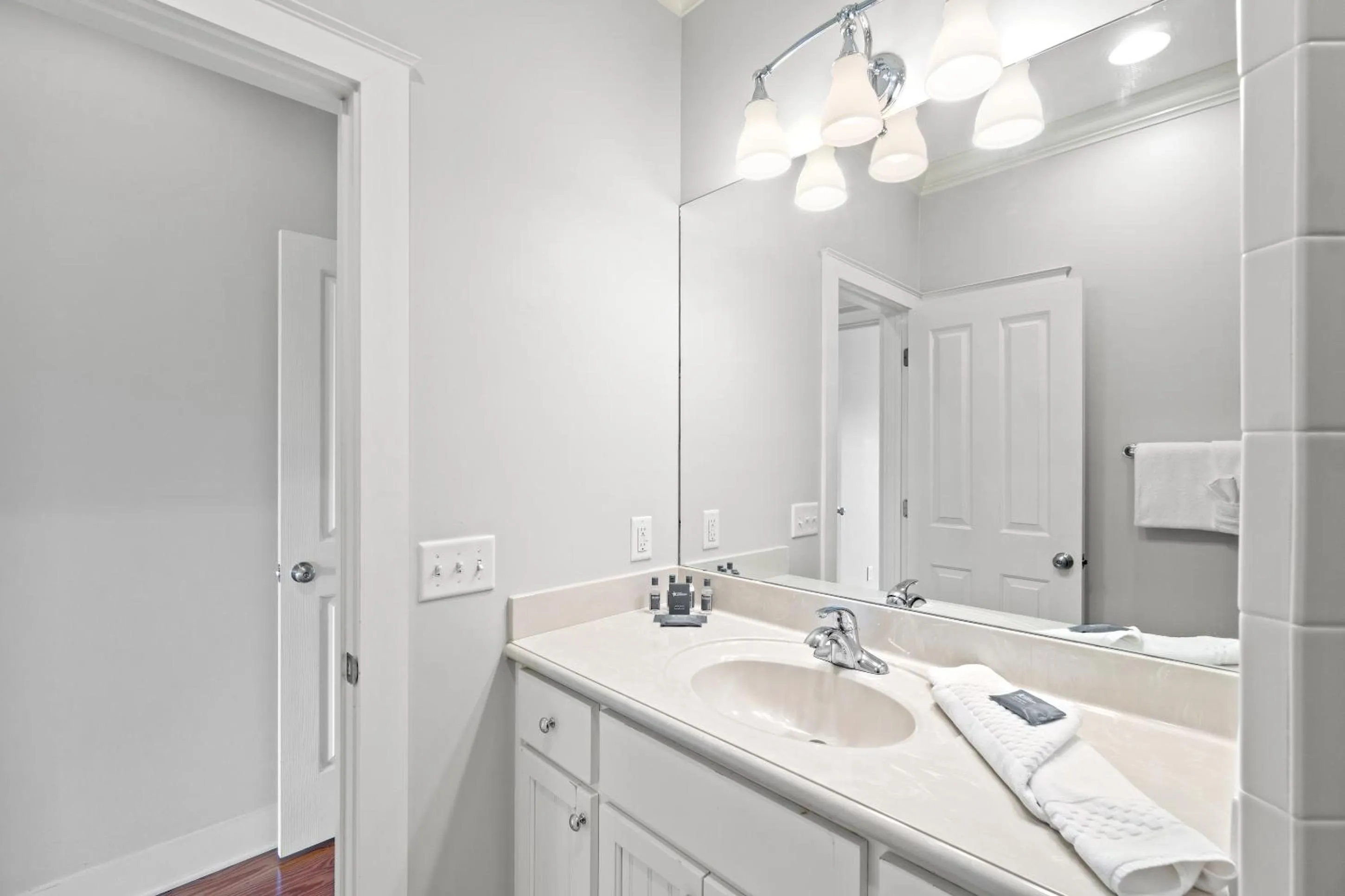 Bathroom in La Valencia Villas