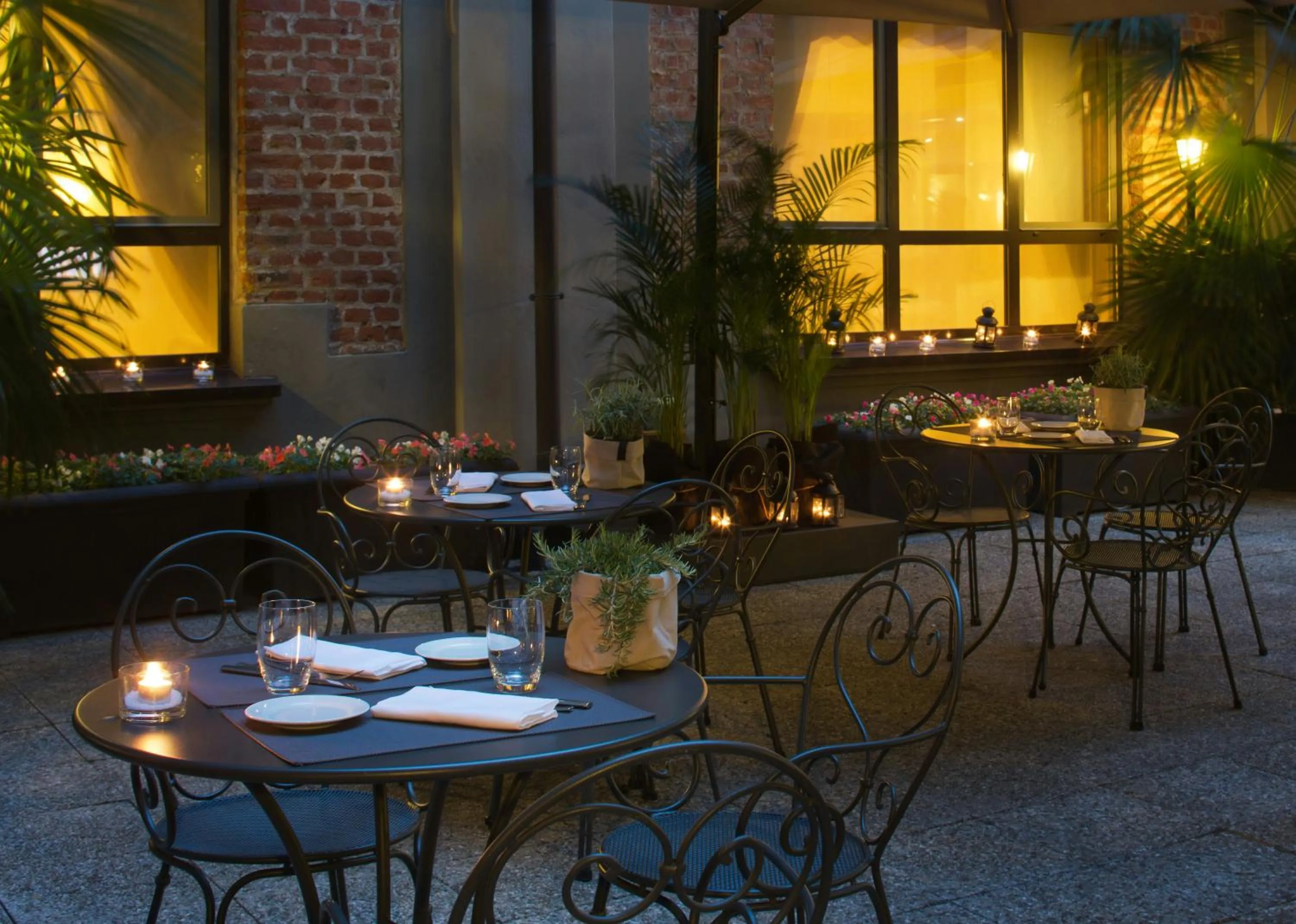 Inner courtyard view in Starhotels Business Palace