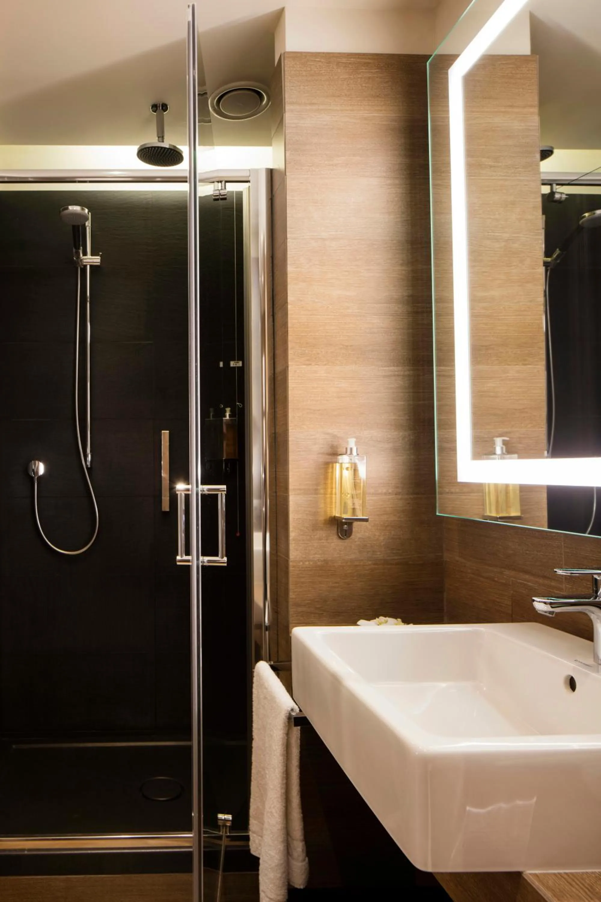 Bathroom in Starhotels Echo