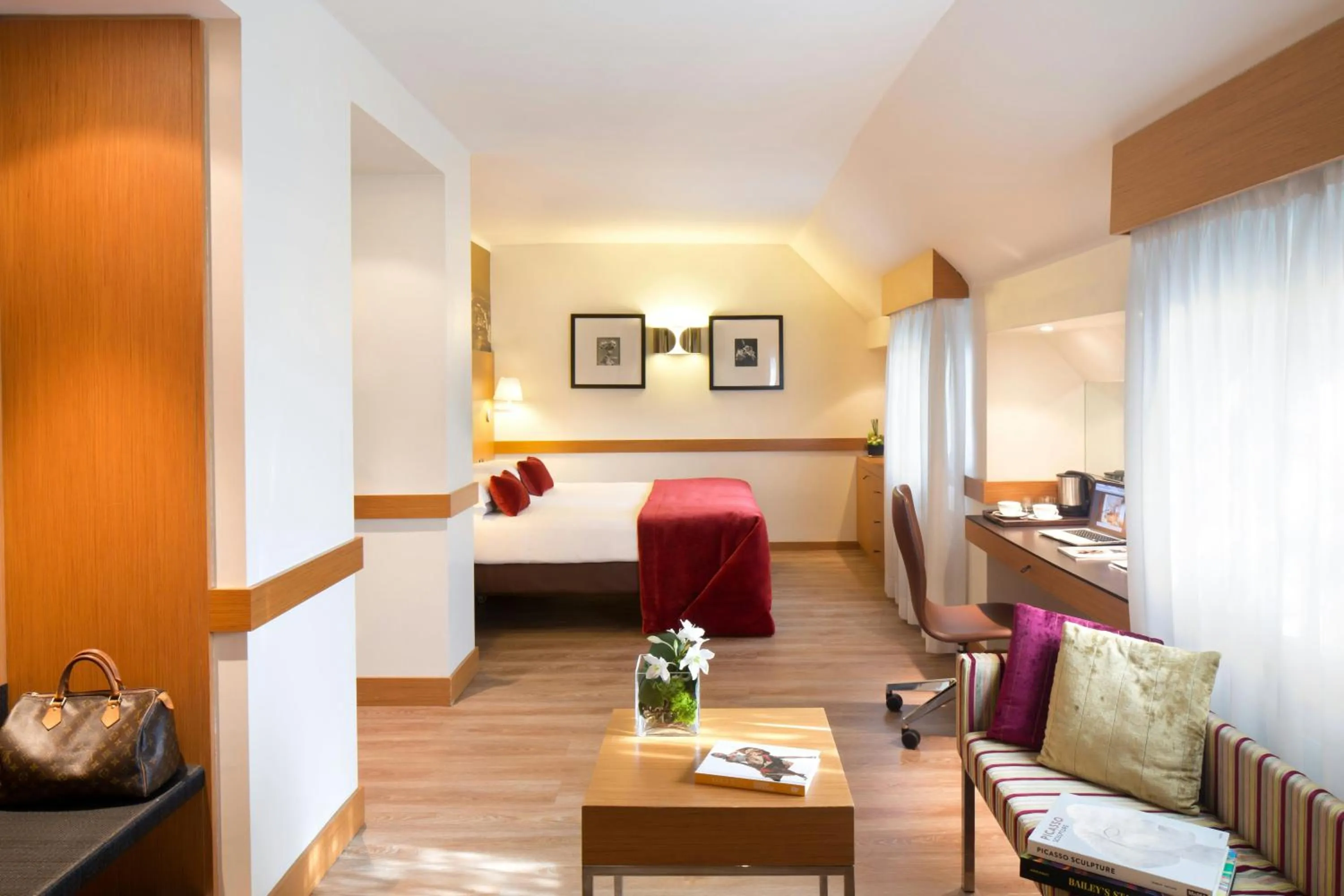 Photo of the whole room, Bed in Starhotels Tourist