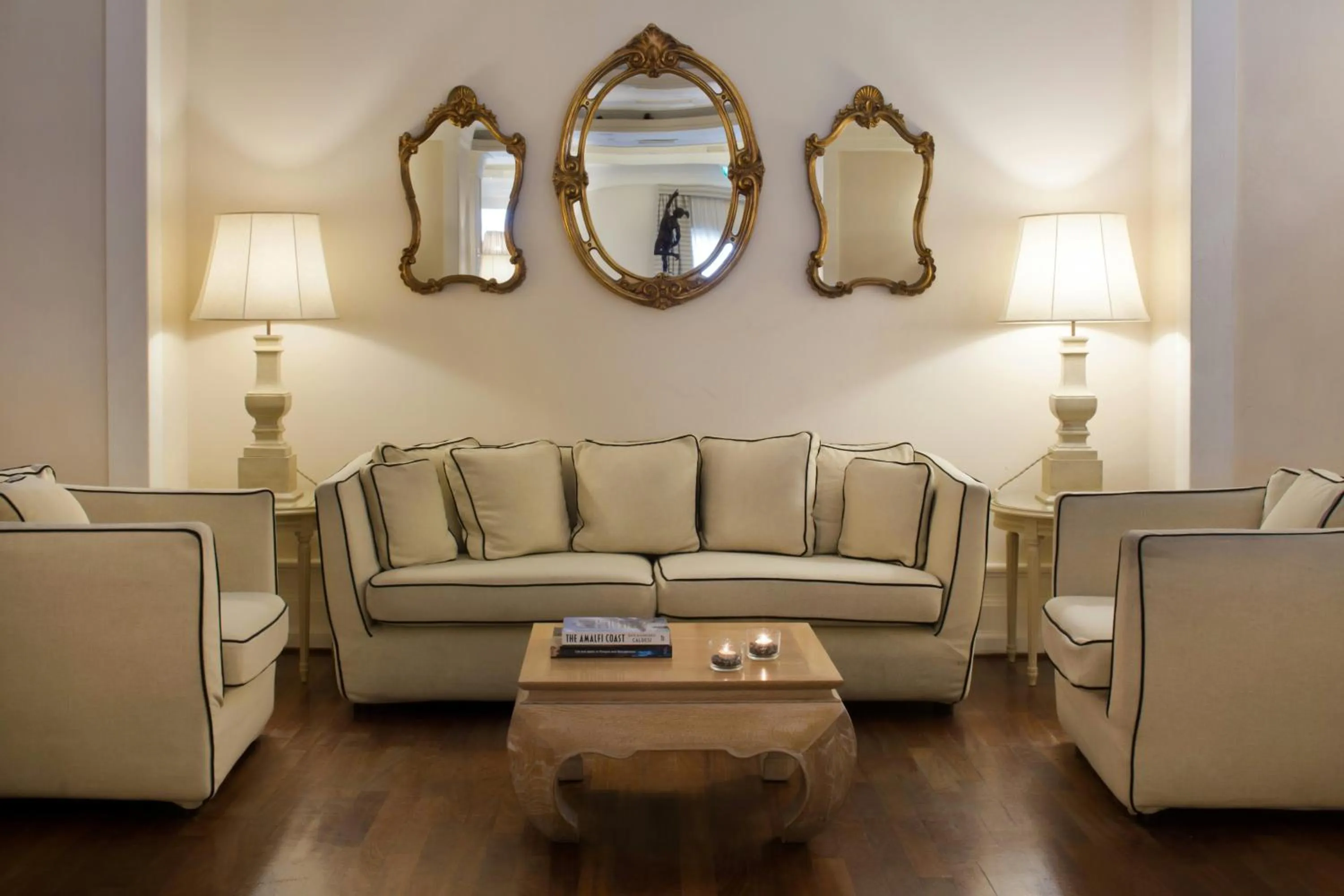 Lounge or bar in Starhotels Terminus