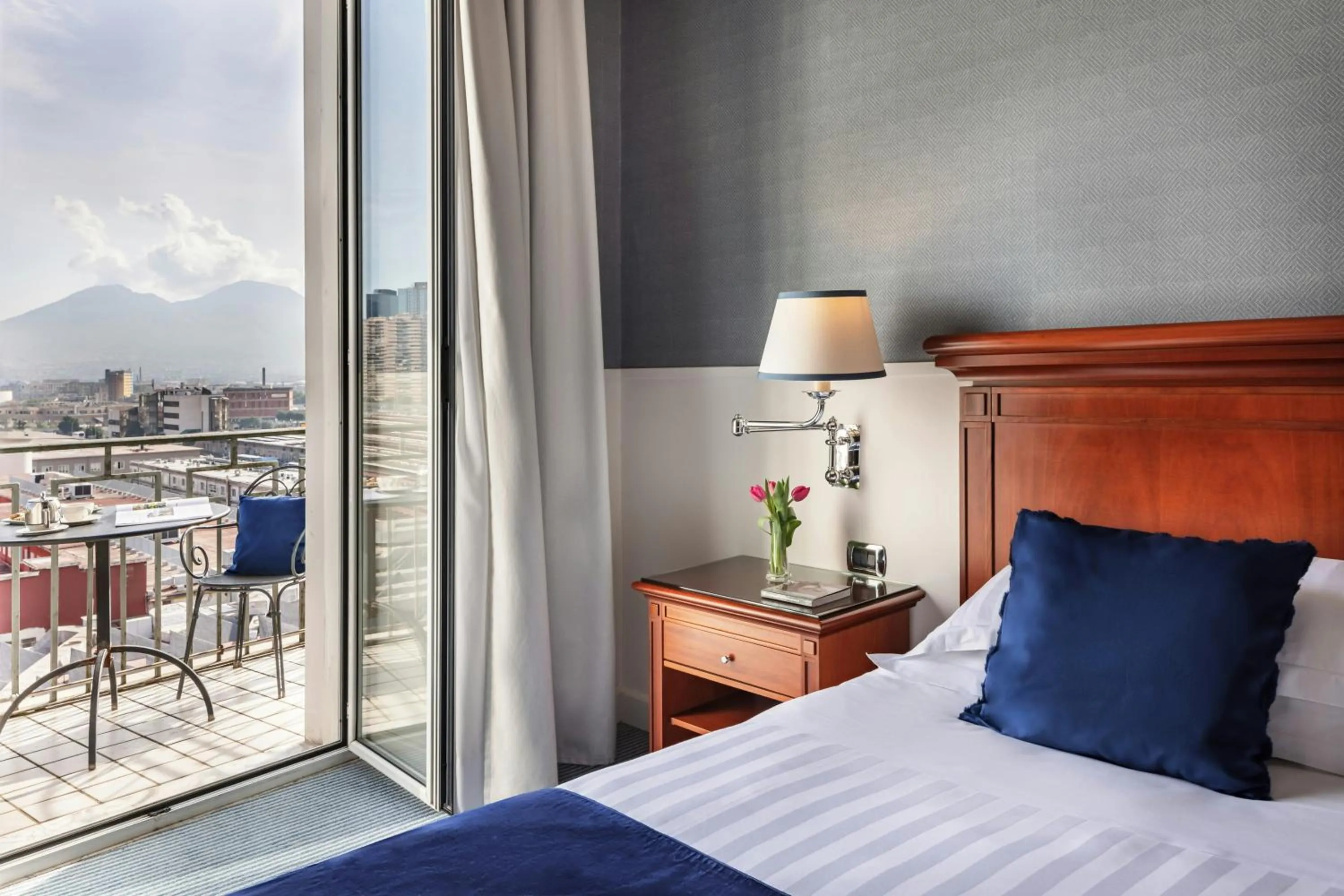 Photo of the whole room, Bed in Starhotels Terminus