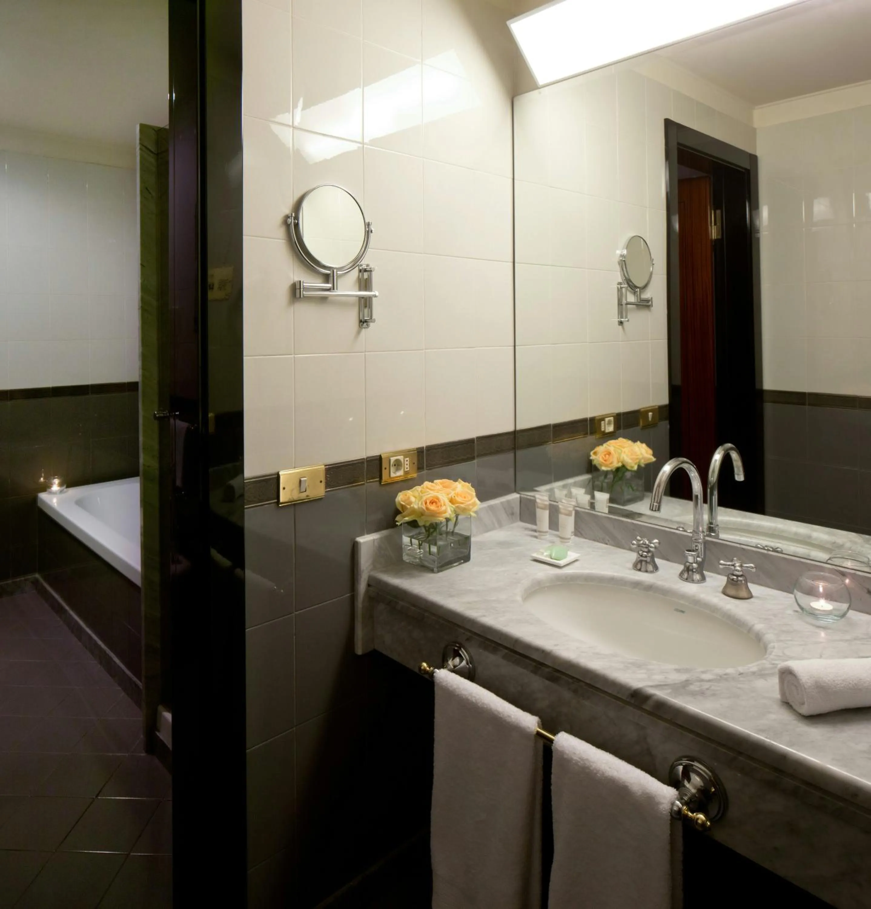 Bedroom in Starhotels Du Parc